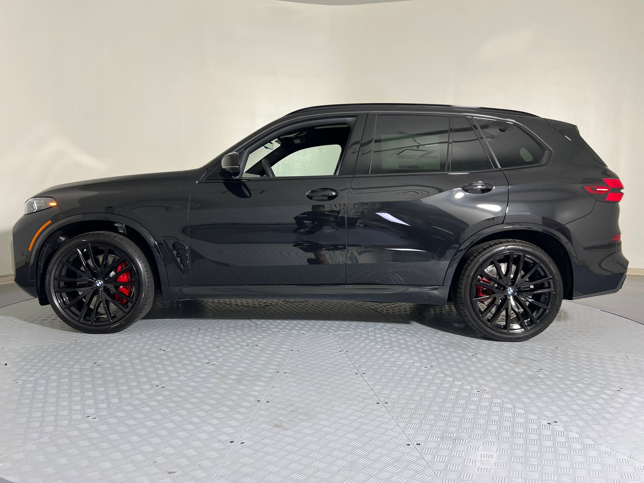 2026 Bmw X5 M60i photo 2