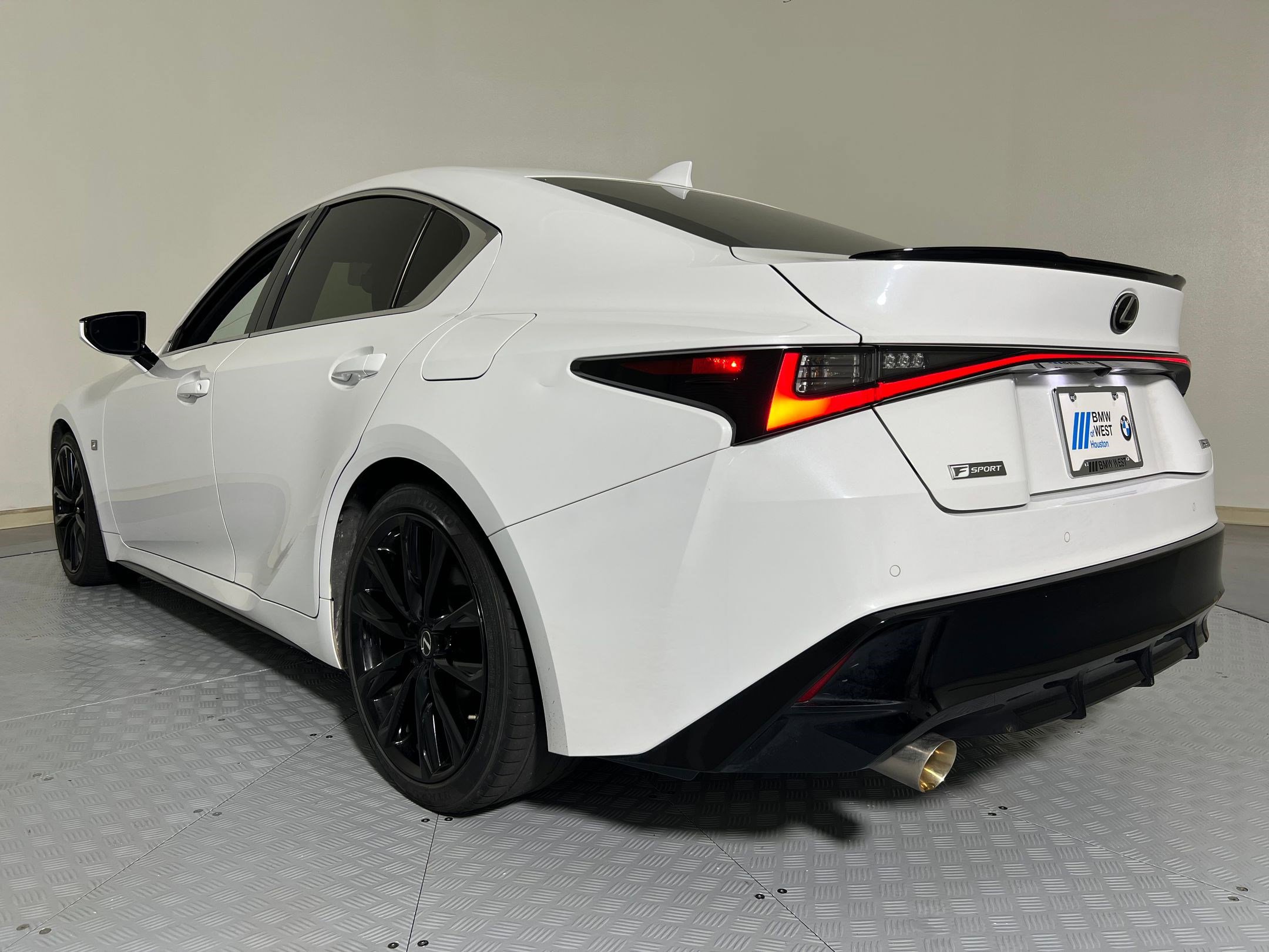 2021 Lexus IS 350 F SPORT photo 3