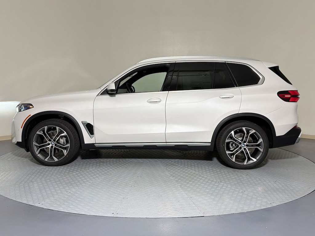 New 2026 BMW X5 sDrive40i SUV