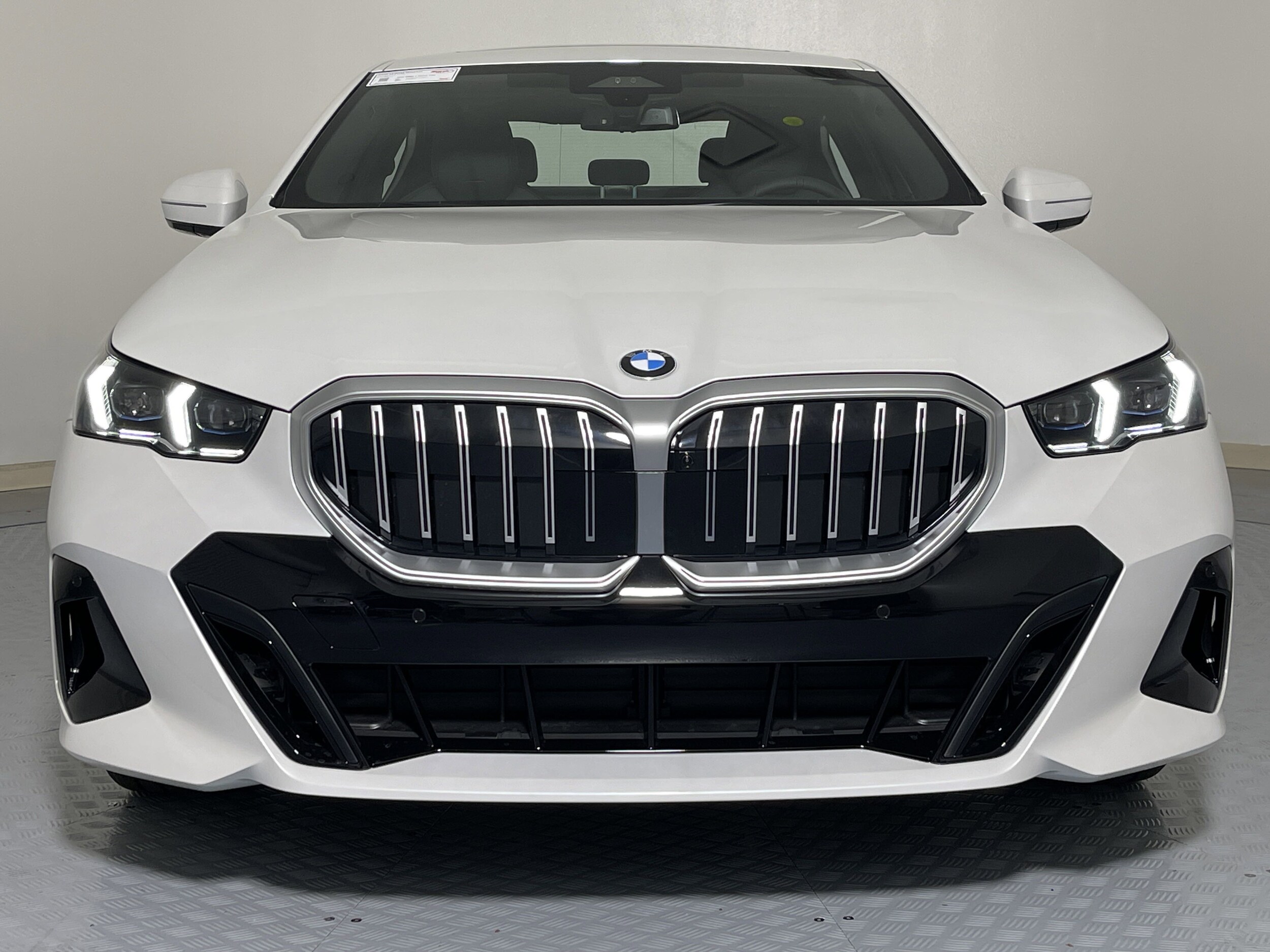 2026 Bmw 530i photo 2