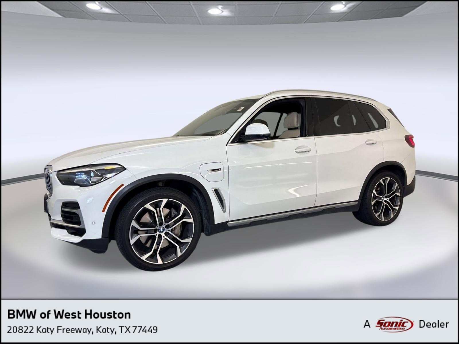 2022 BMW X5 xDrive45e's photo