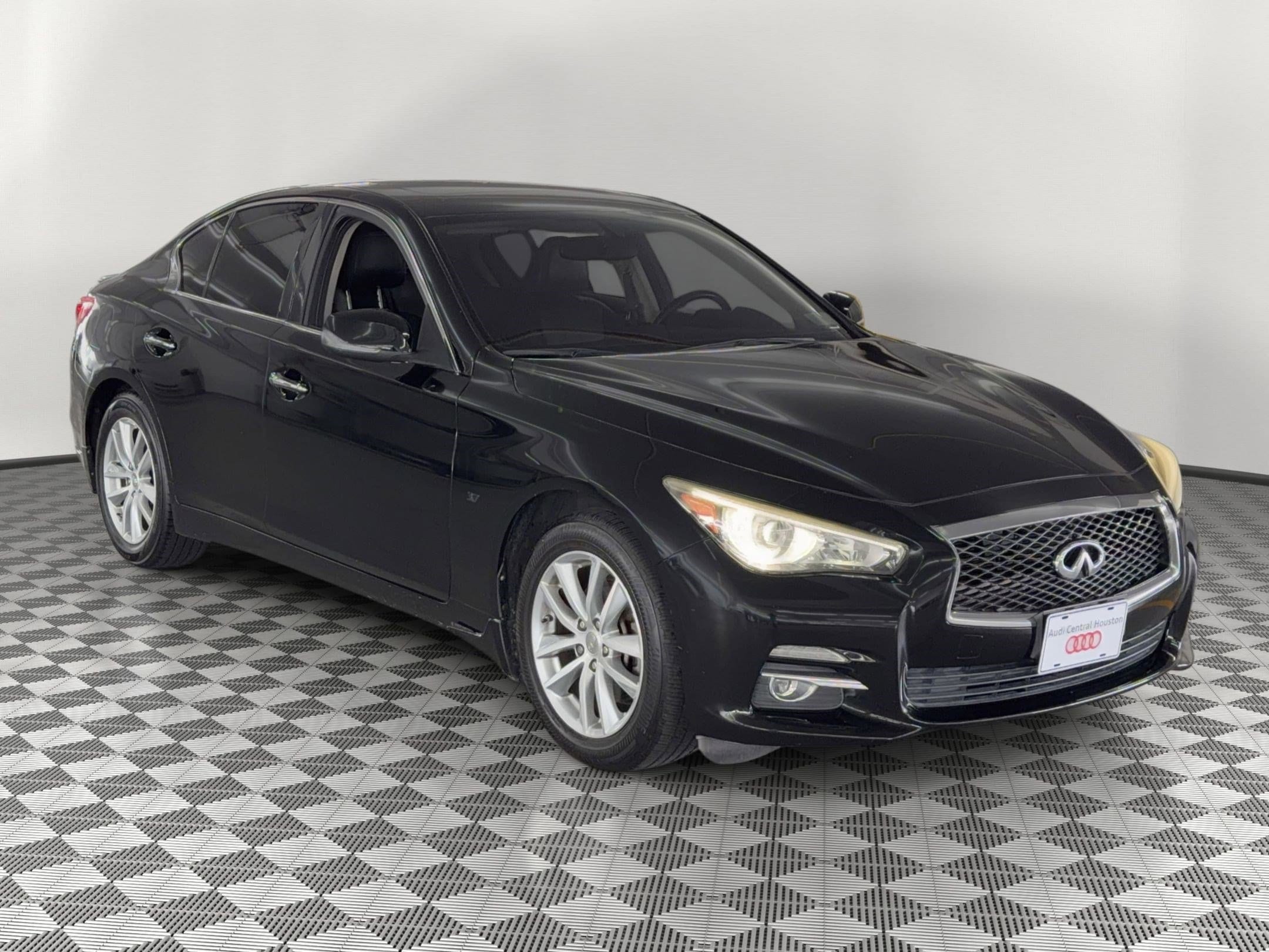Q50 Premium Sedan