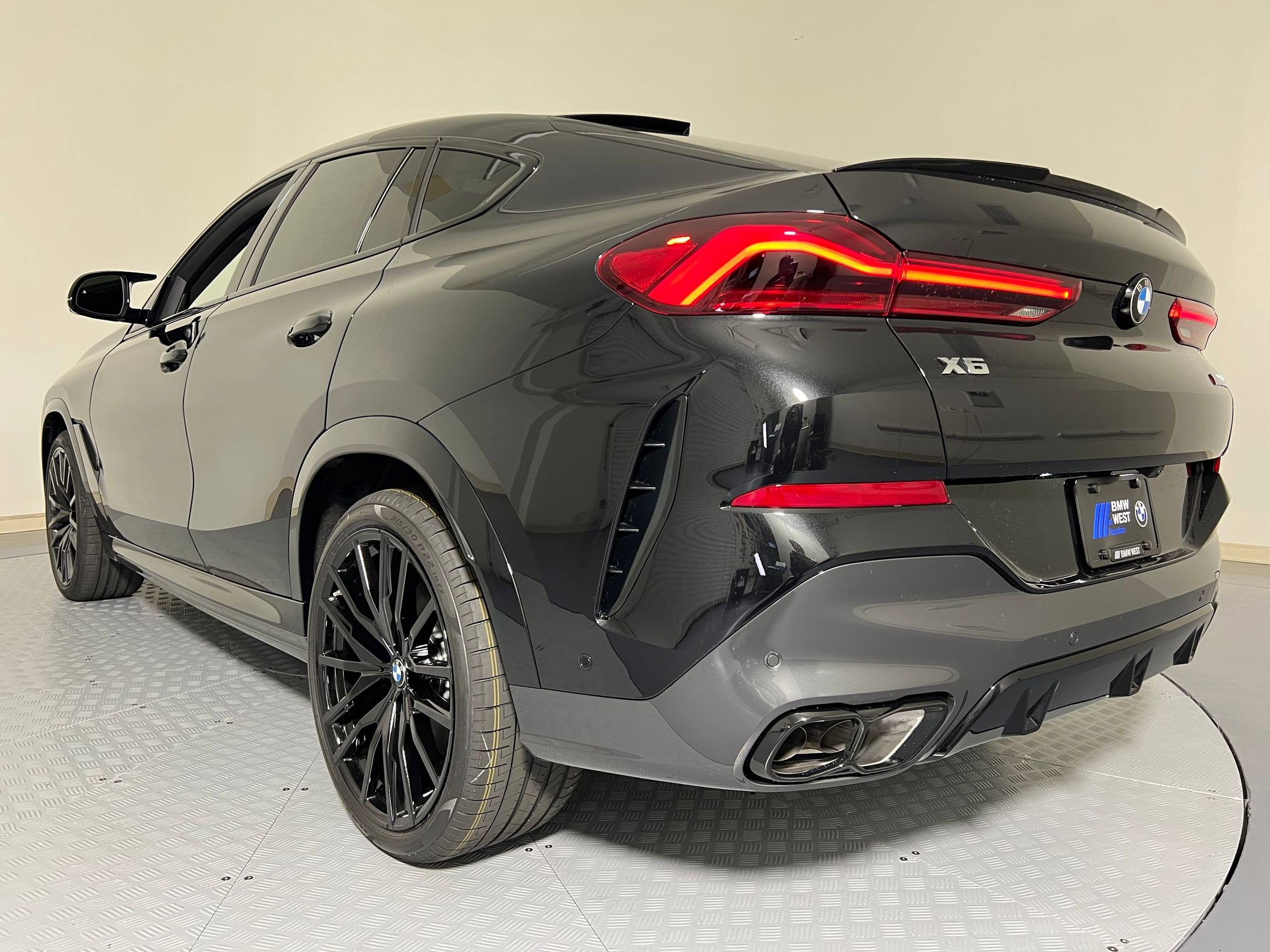 2026 Bmw X6 photo 2