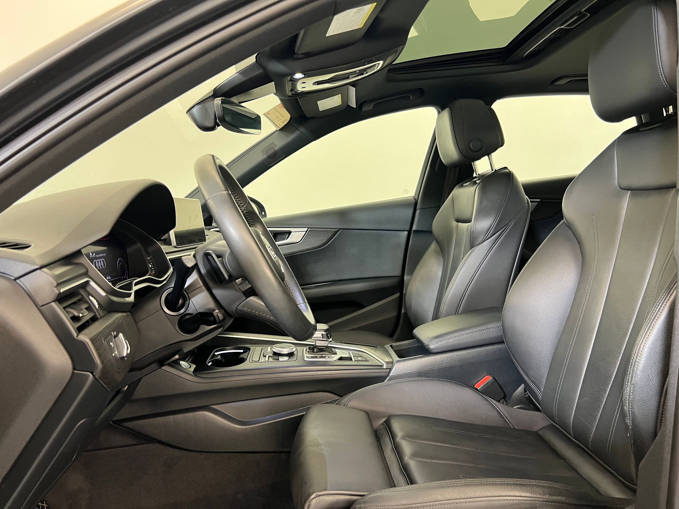 2018 Audi A4 2.0T Premium photo 4