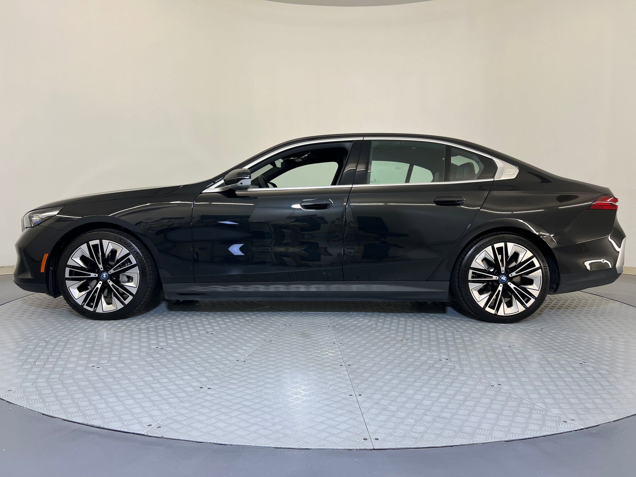 Used 2025 BMW i5 40 with VIN WBY33FK03SCU73251 for sale in Katy, TX