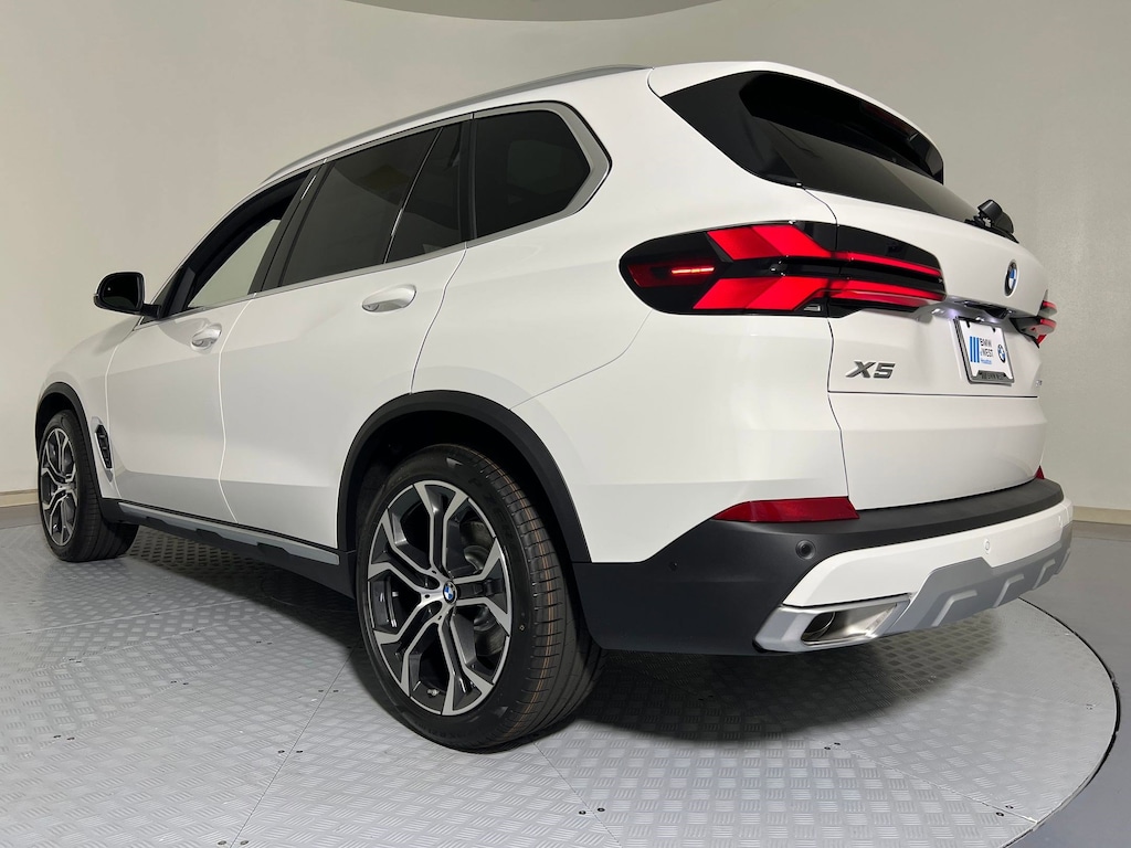 New 2026 BMW X5 sDrive40i SUV