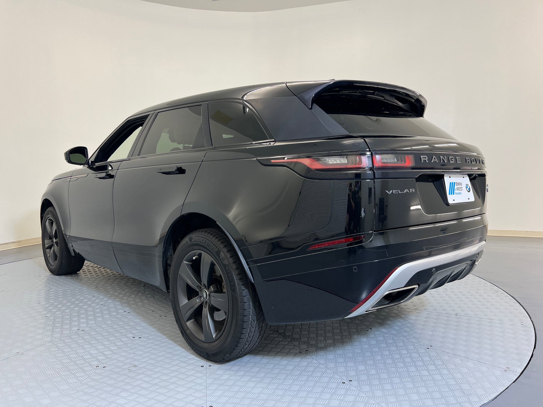 2020 Land Rover Range Rover Velar P340 R-Dynamic S photo 3