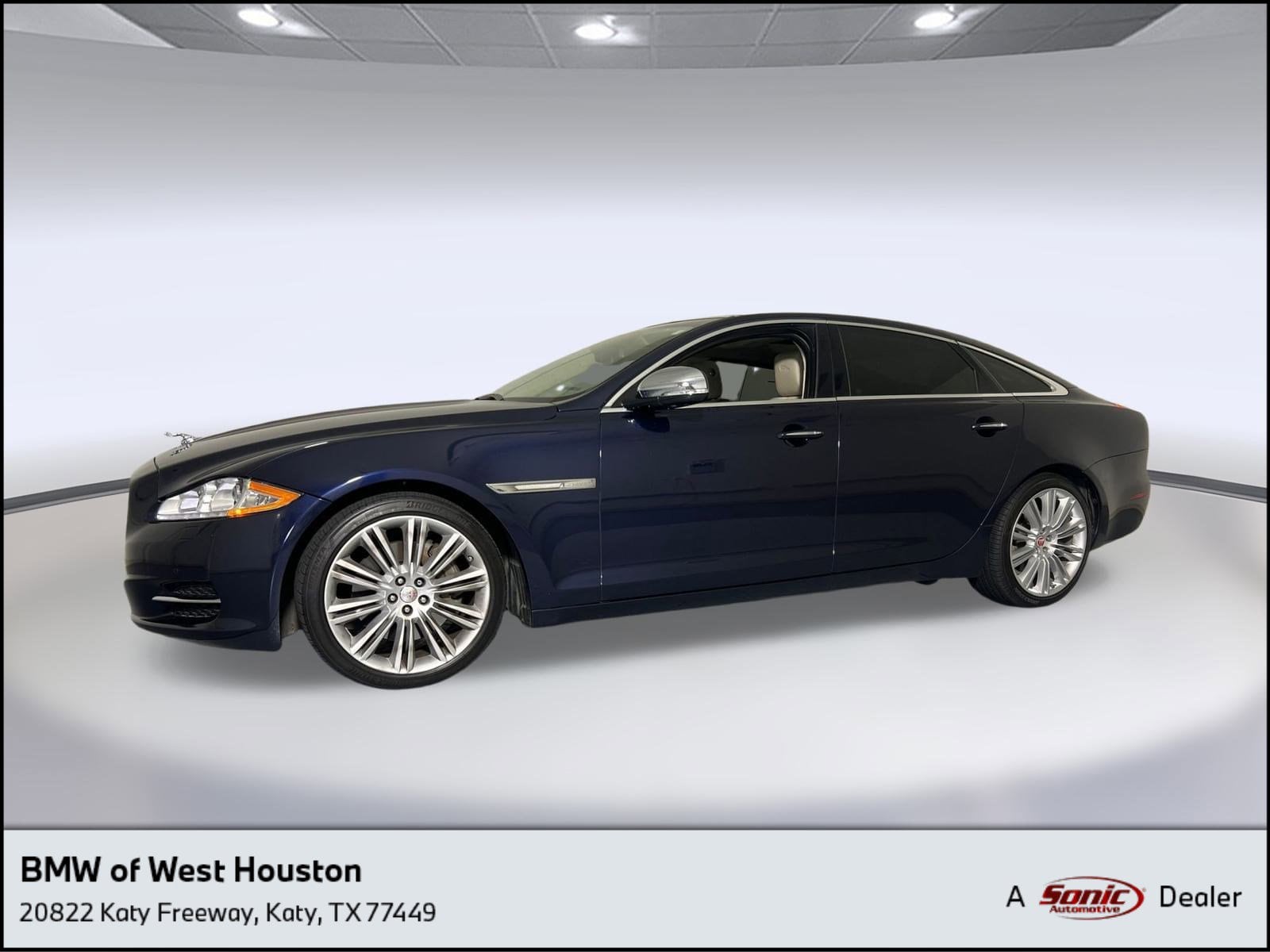 2015 Jaguar XJ Portfolio's photo