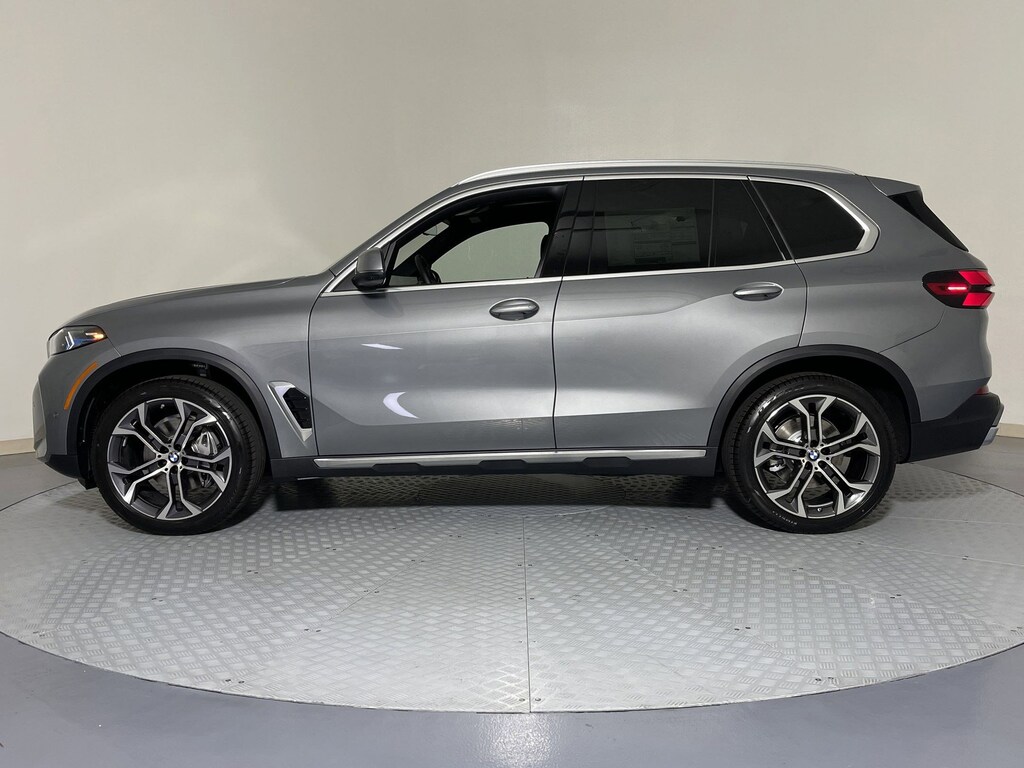 New 2026 BMW X5 sDrive40i SUV