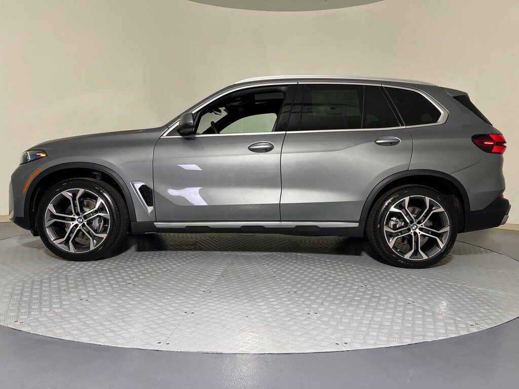 New 2026 BMW X5 sDrive40i SUV