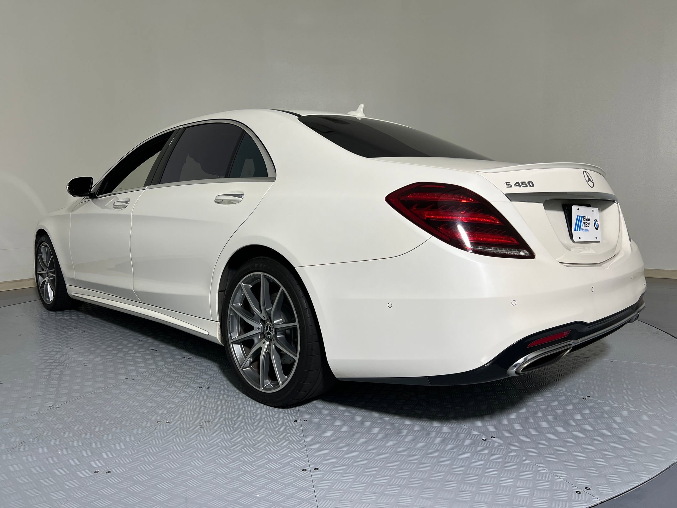 2019 Mercedes Benz S 450 photo 3