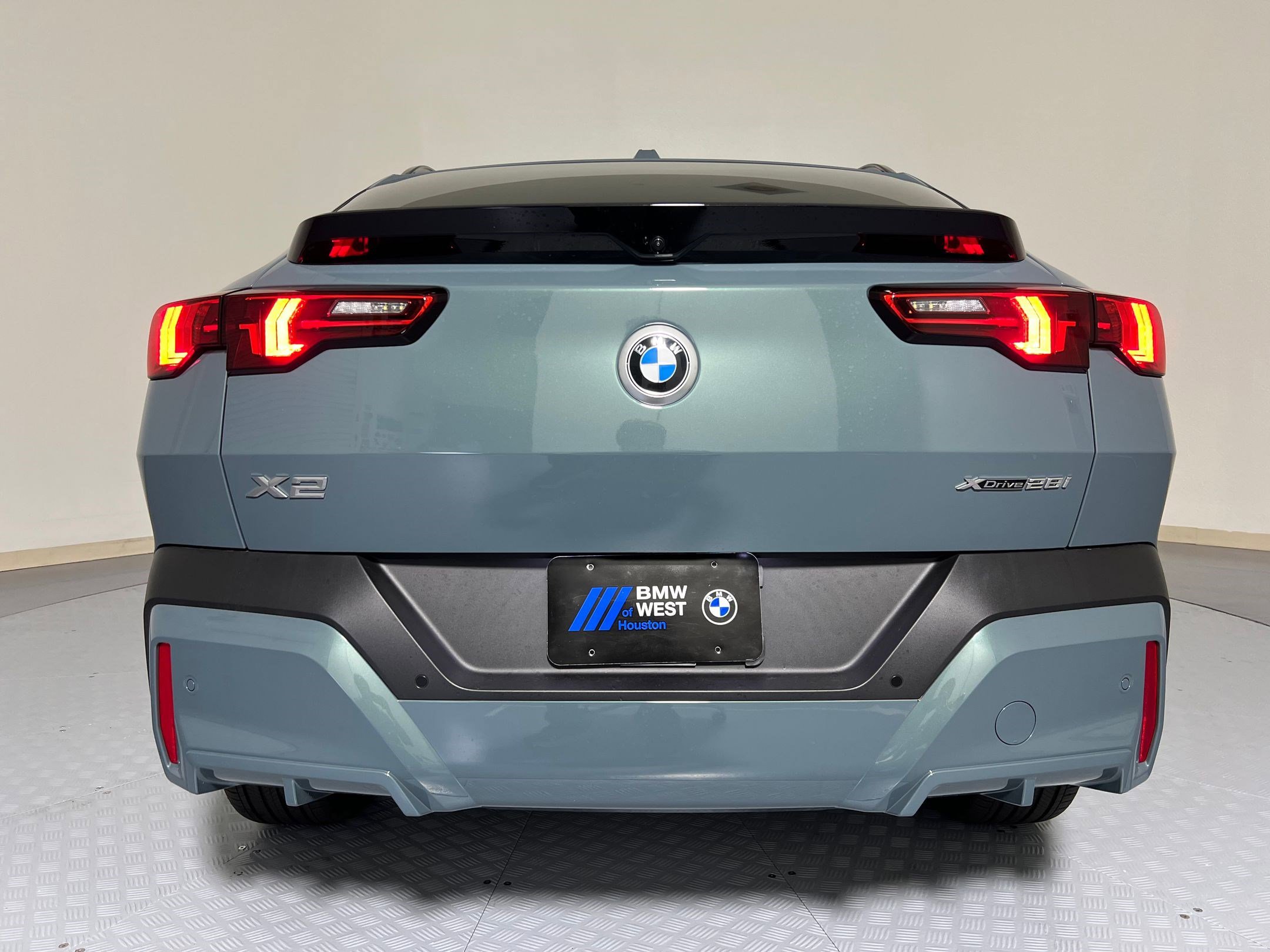 2025 BMW X2 28i - Photo 9