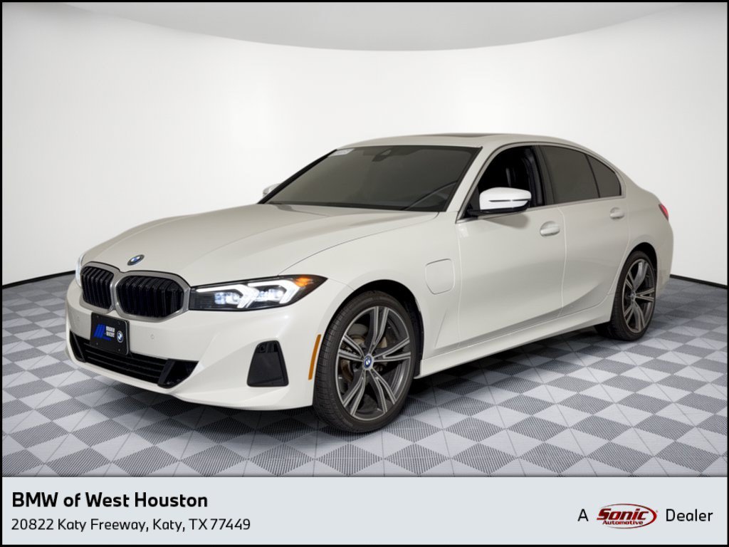  BMW 330e