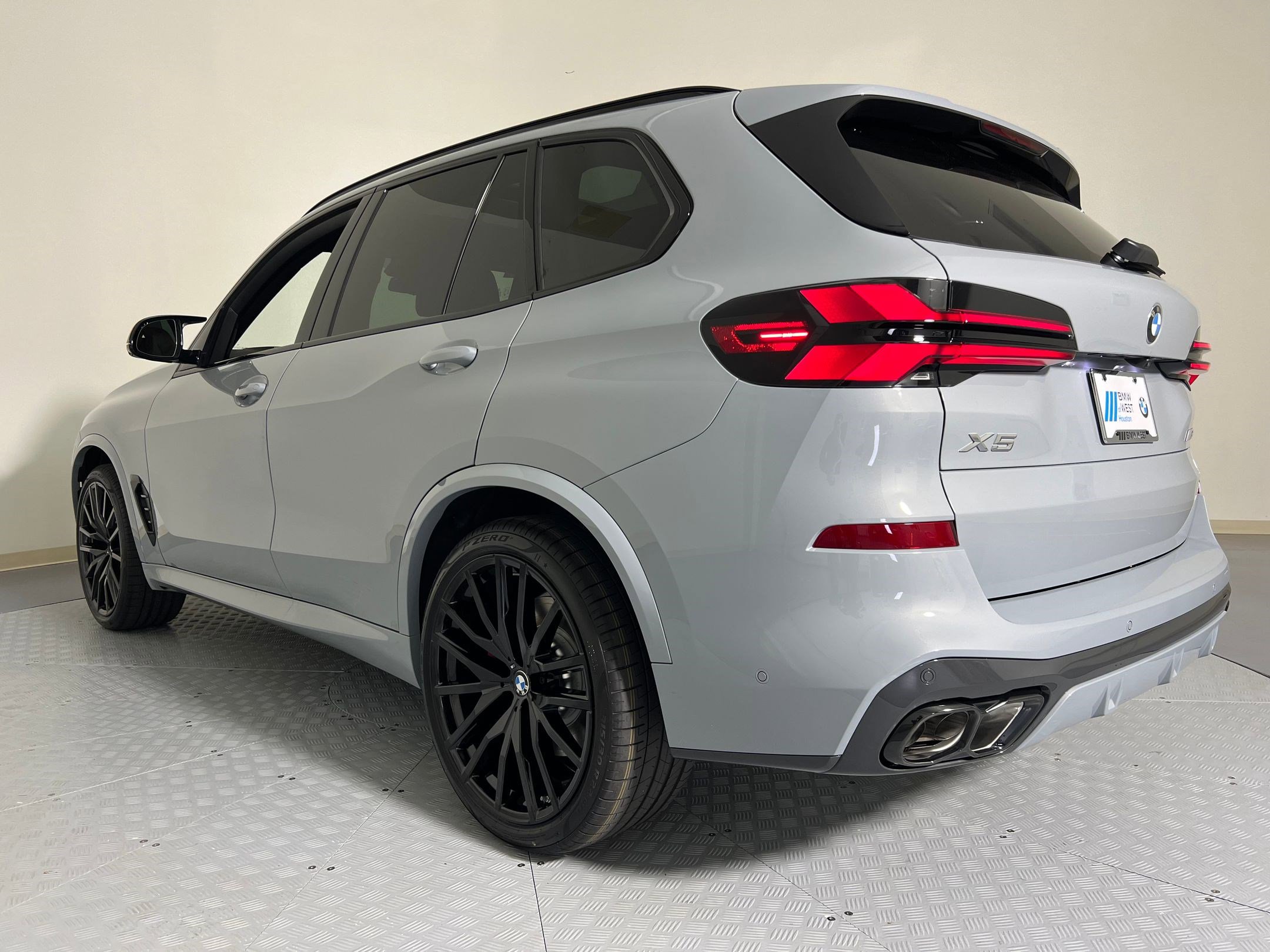 2026 Bmw X5 M60i photo 3