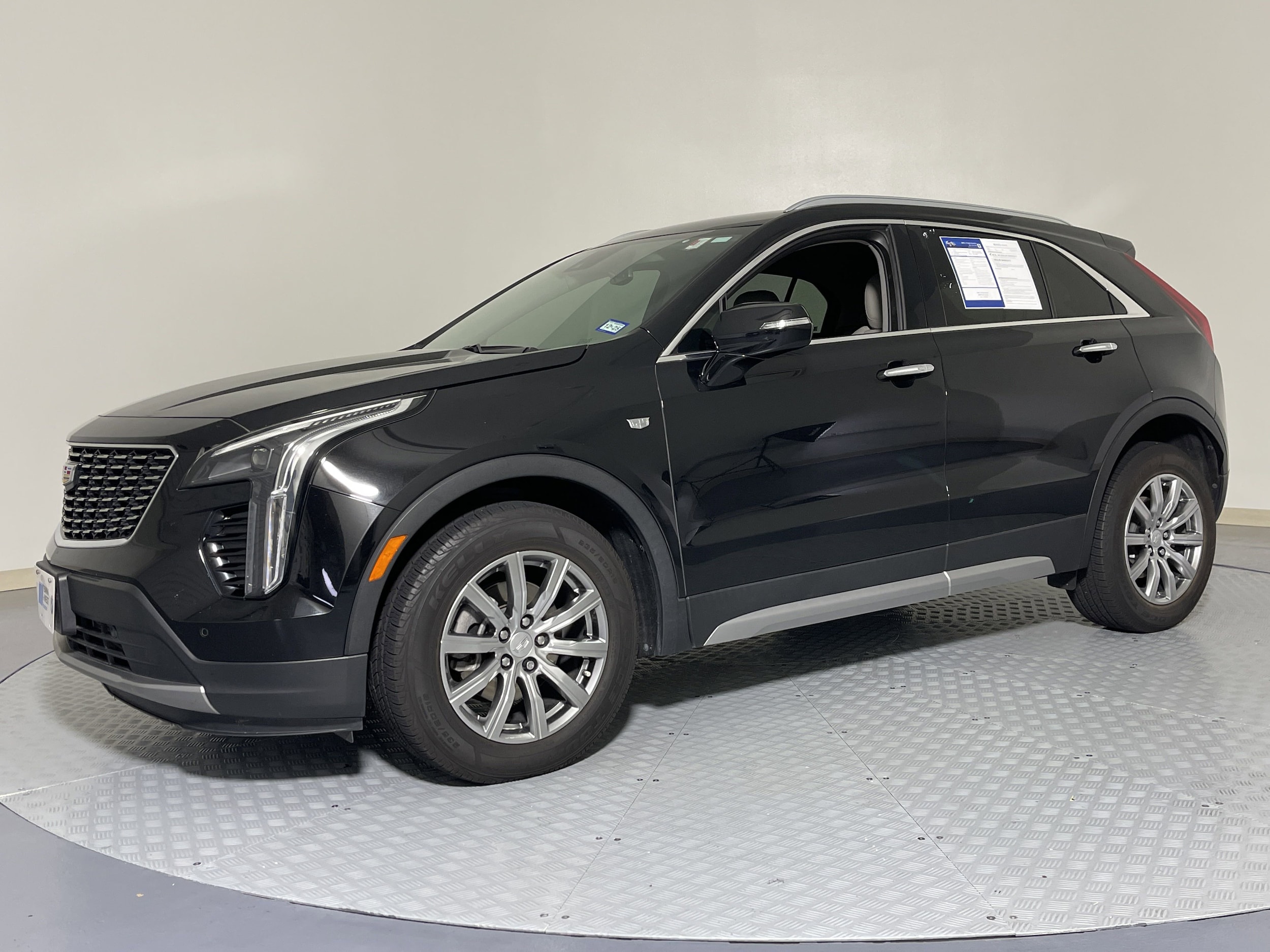 2022 Cadillac XT4 Premium Luxury photo 3