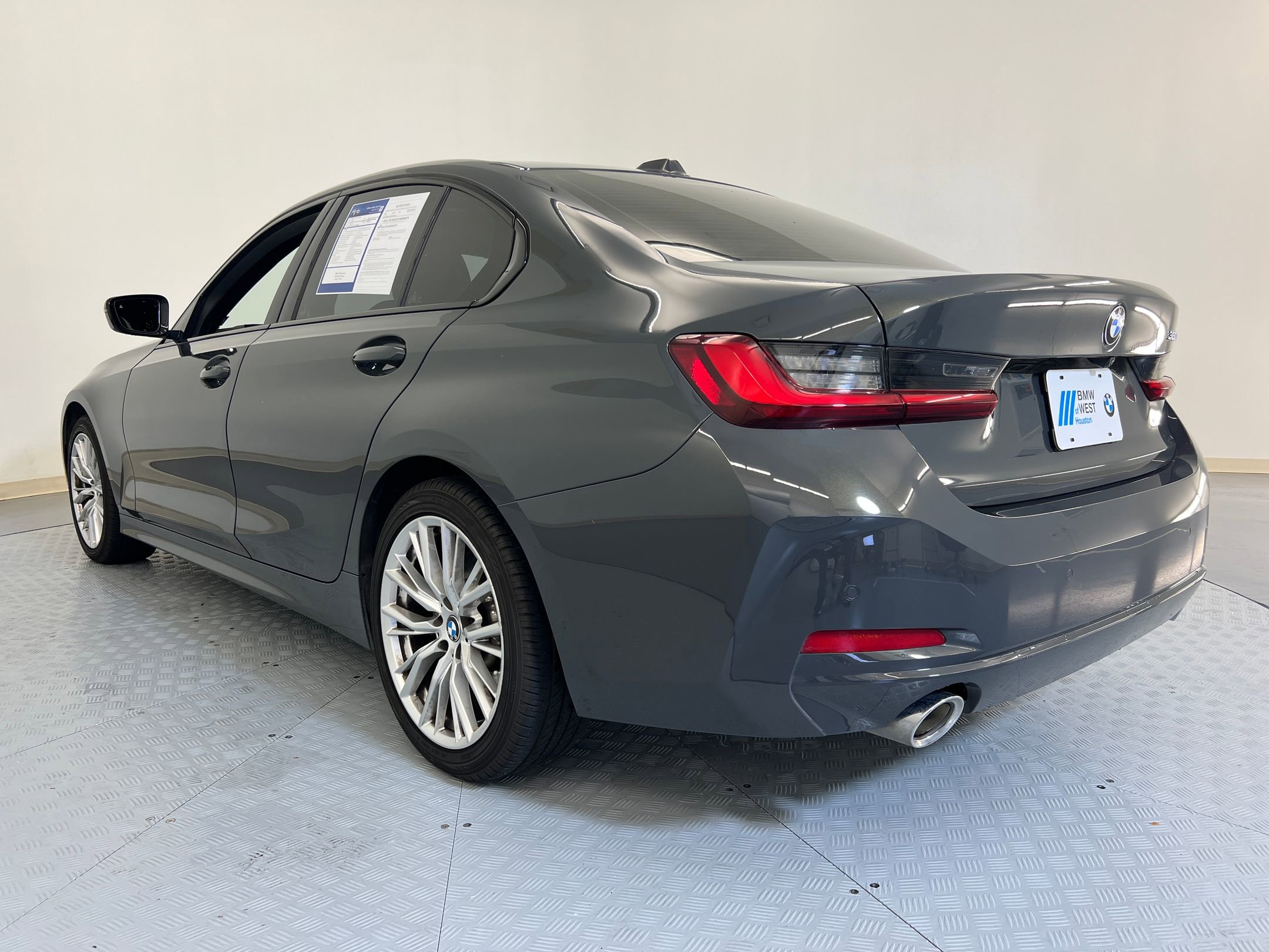 2023 Bmw 330i photo 3