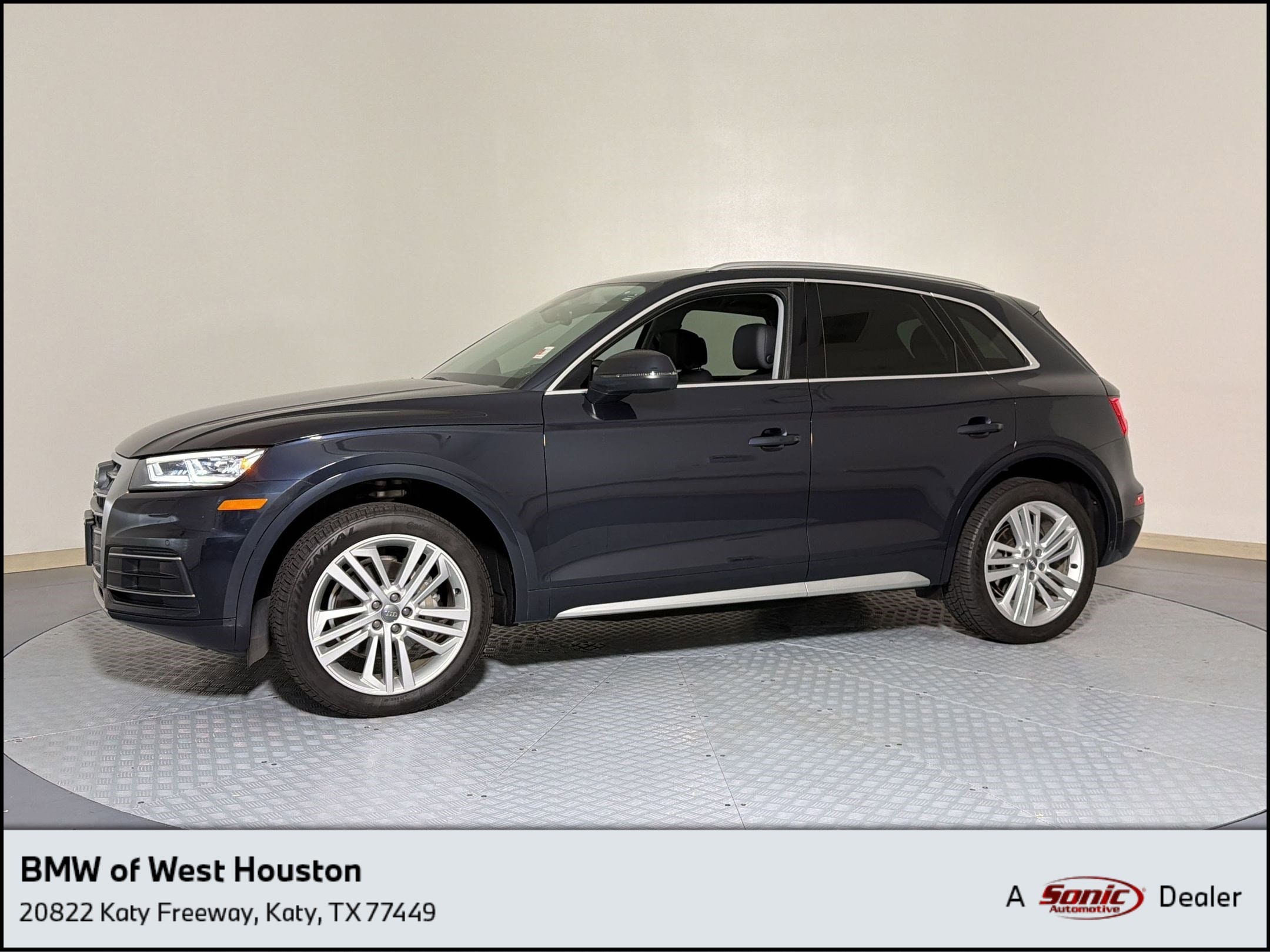 2019 Audi Q5 2.0T quattro S tronic Premium Plus's photo