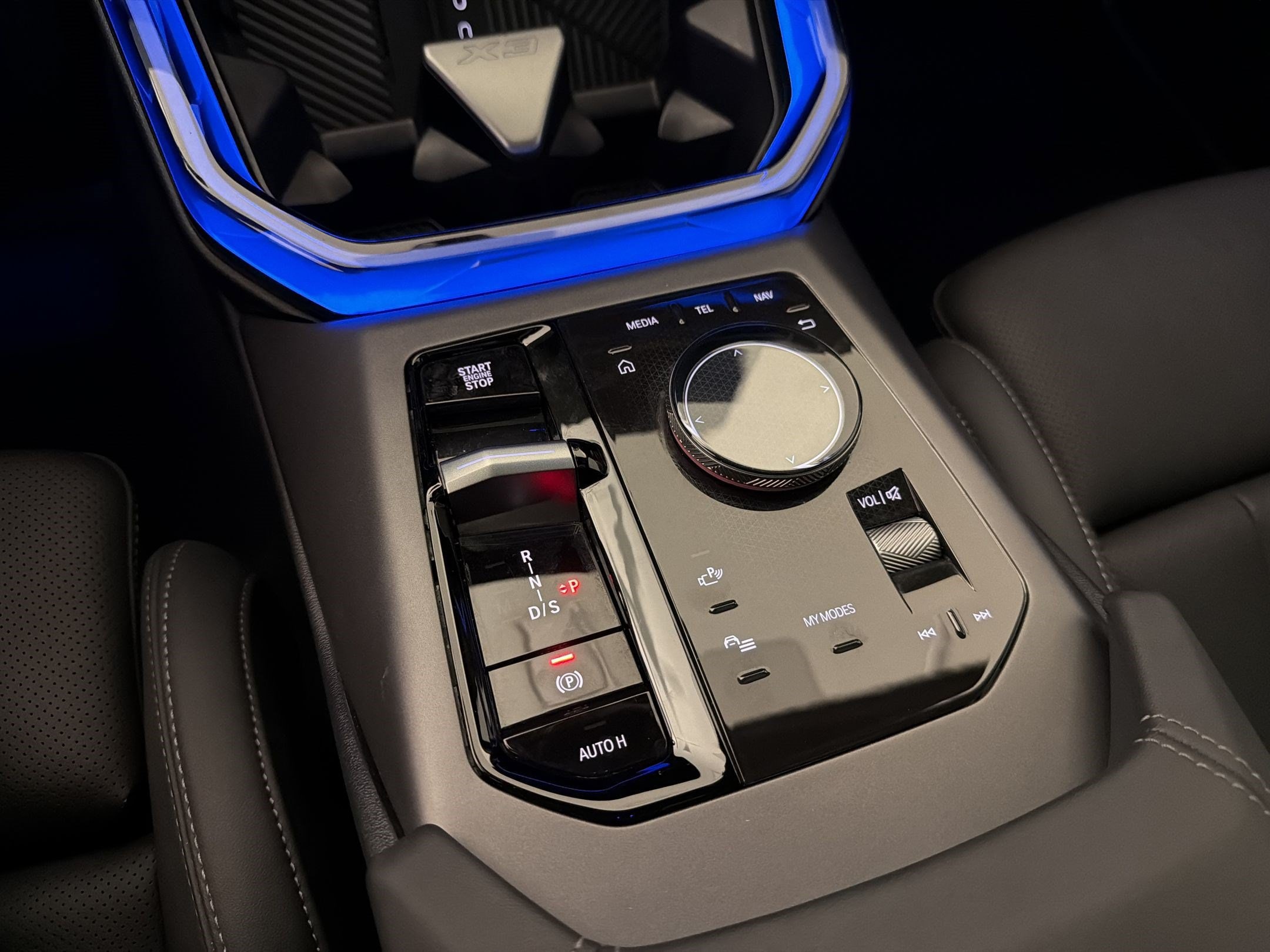 2026 BMW X3 30 - Photo 16