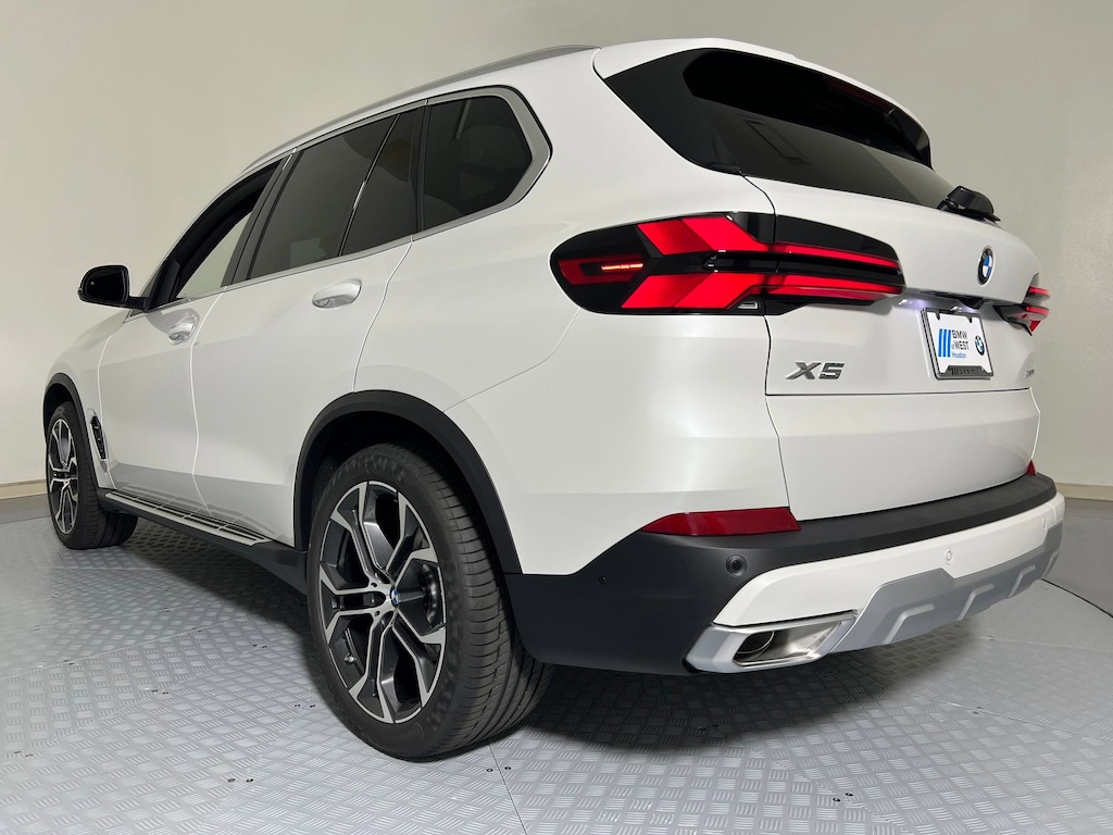 New 2026 BMW X5 sDrive40i SUV