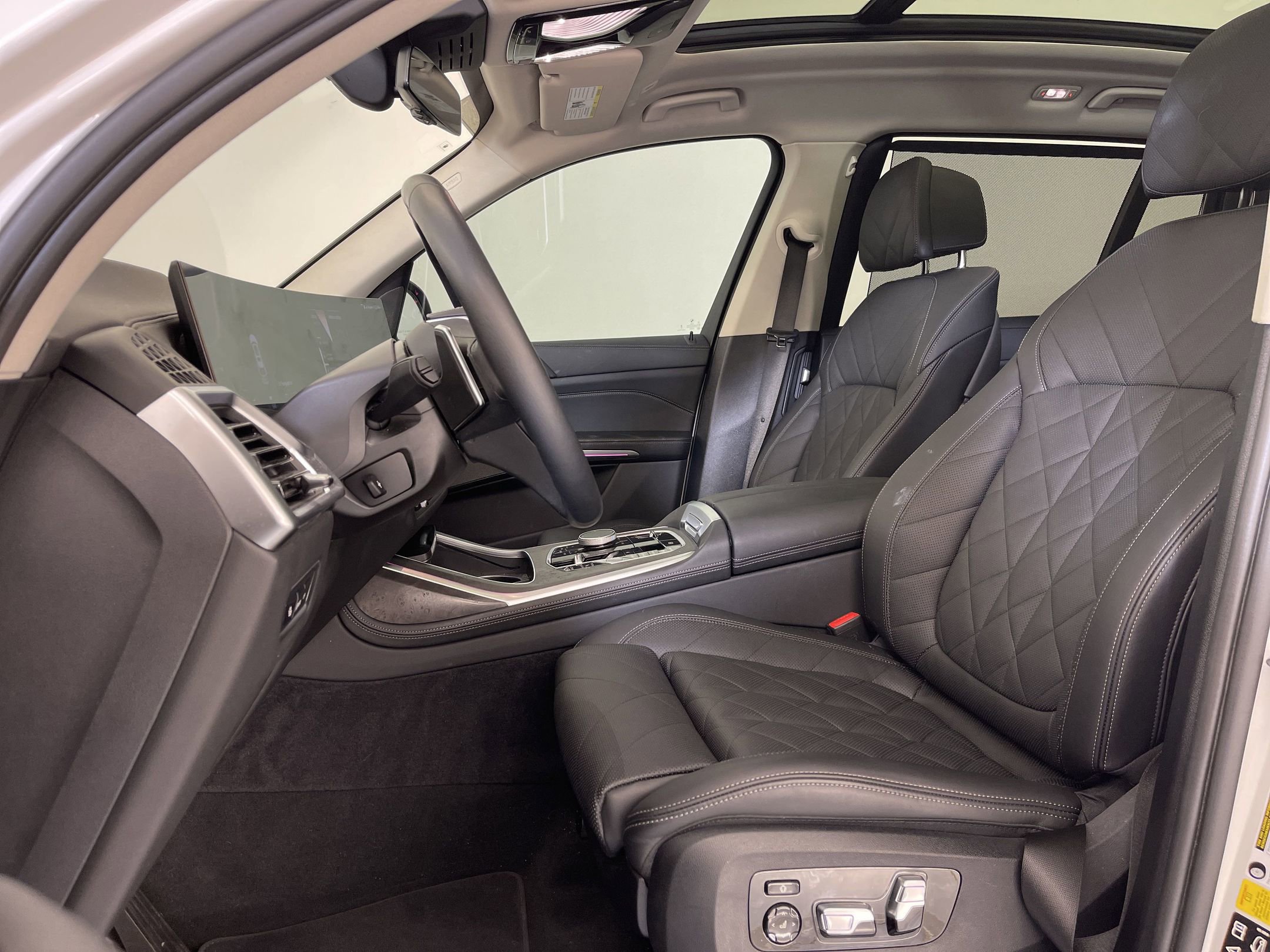 2024 Bmw X7 xDrive40i photo 2