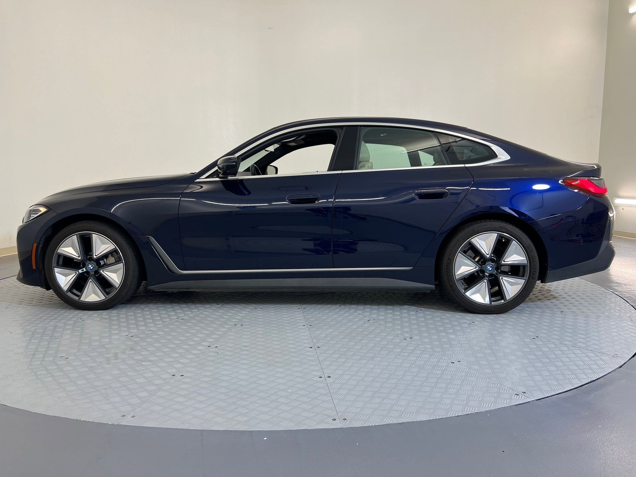 Used 2023 BMW i4 40 with VIN WBY73AW05PFP24713 for sale in Katy, TX