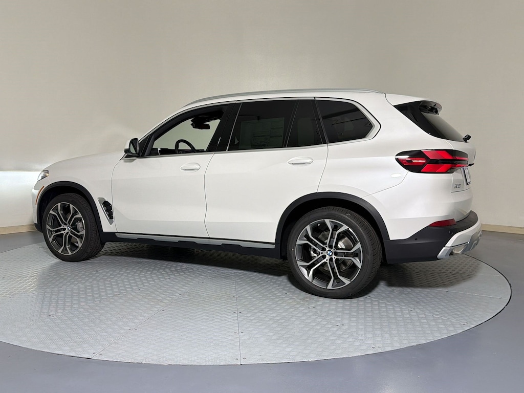 New 2026 BMW X5 sDrive40i SUV