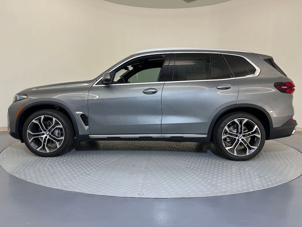 New 2026 BMW X5 xDrive40i SUV
