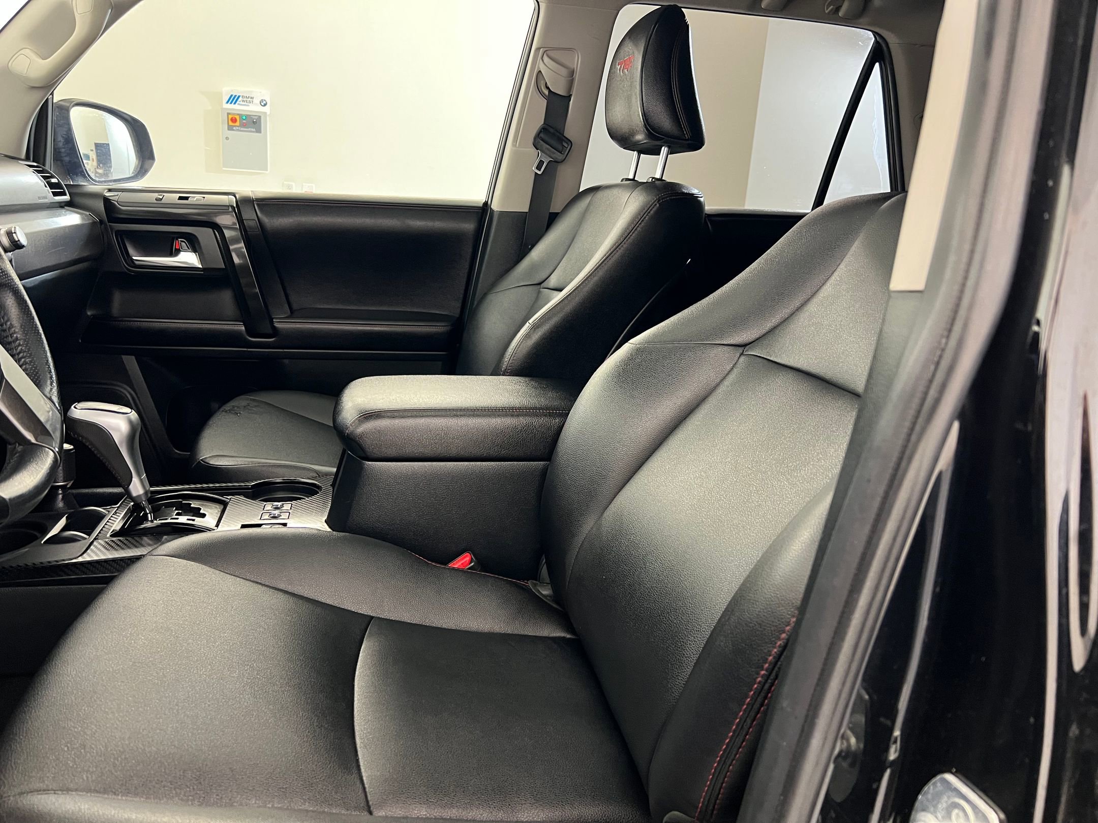 2017 Toyota 4Runner TRD Premium photo 3