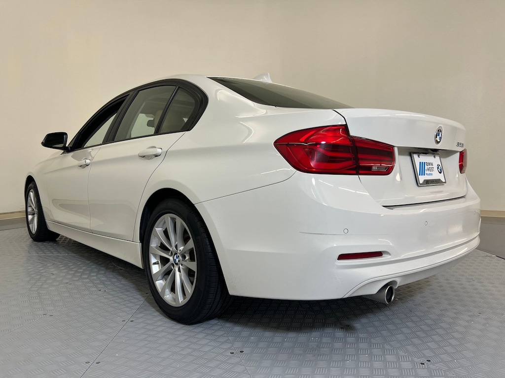 Used 2018 BMW 320i Sedan