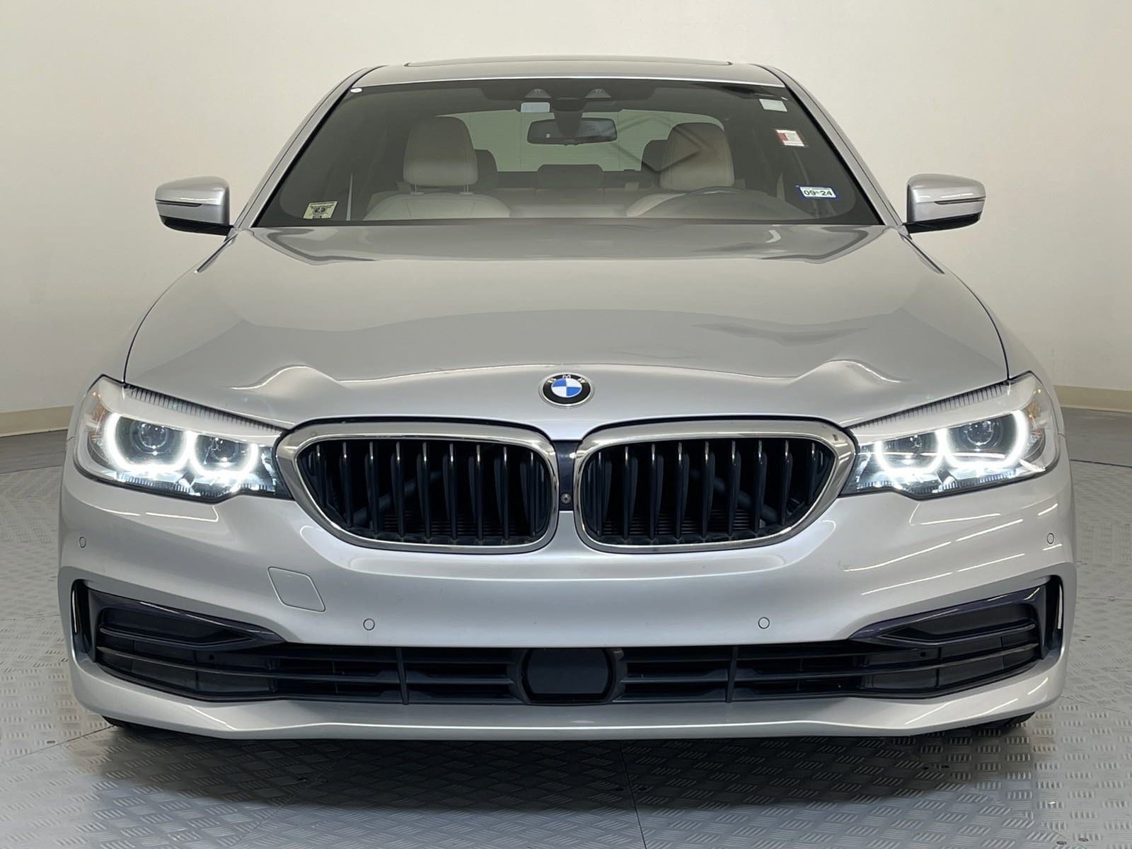 Used 2019 BMW 5 Series 530i with VIN WBAJA5C58KWW33428 for sale in Katy, TX