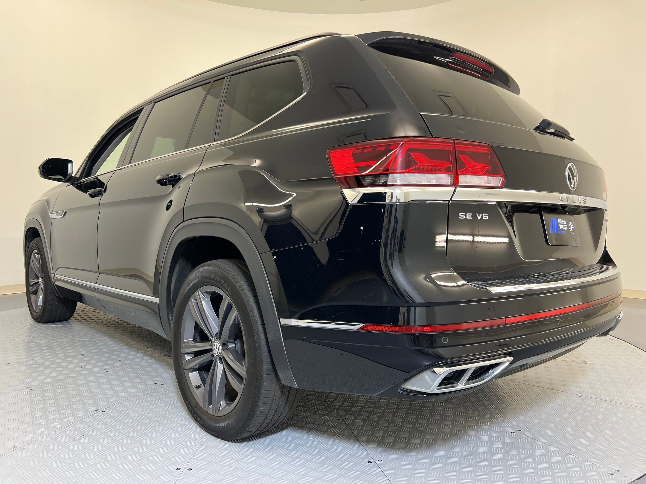 2021 Volkswagen Atlas V6 SE Technology R-Line photo 3