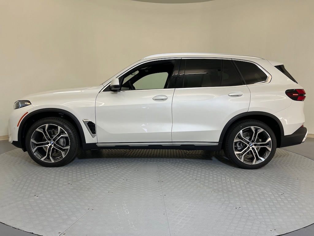 New 2026 BMW X5 sDrive40i SUV