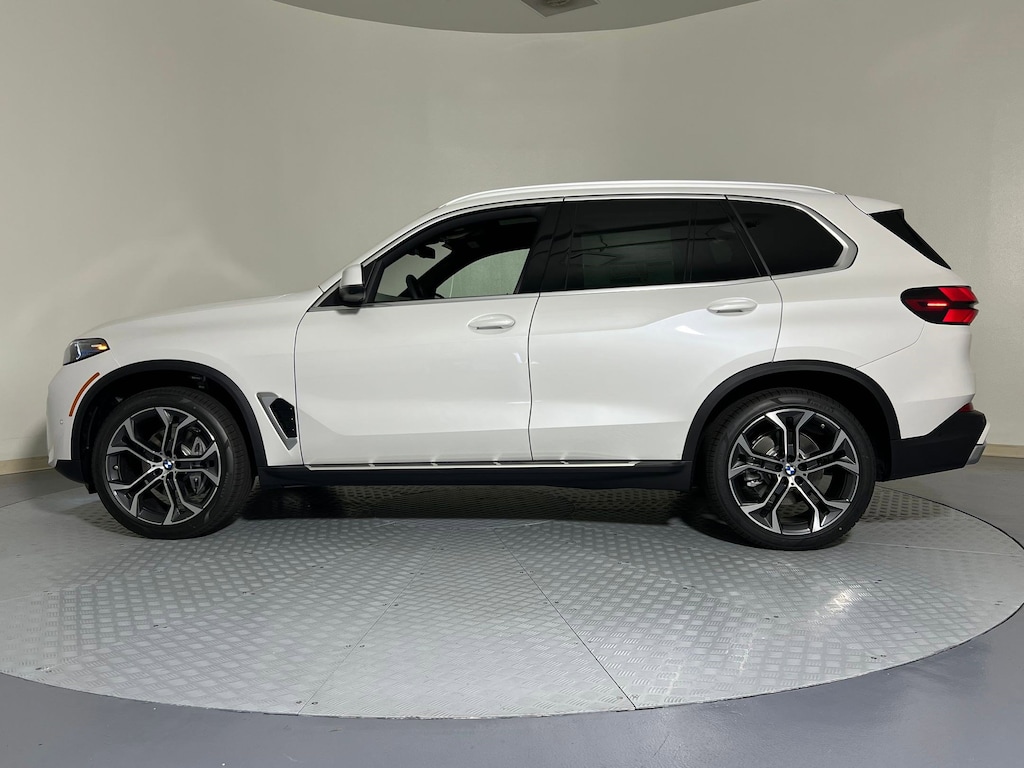 New 2026 BMW X5 sDrive40i SUV