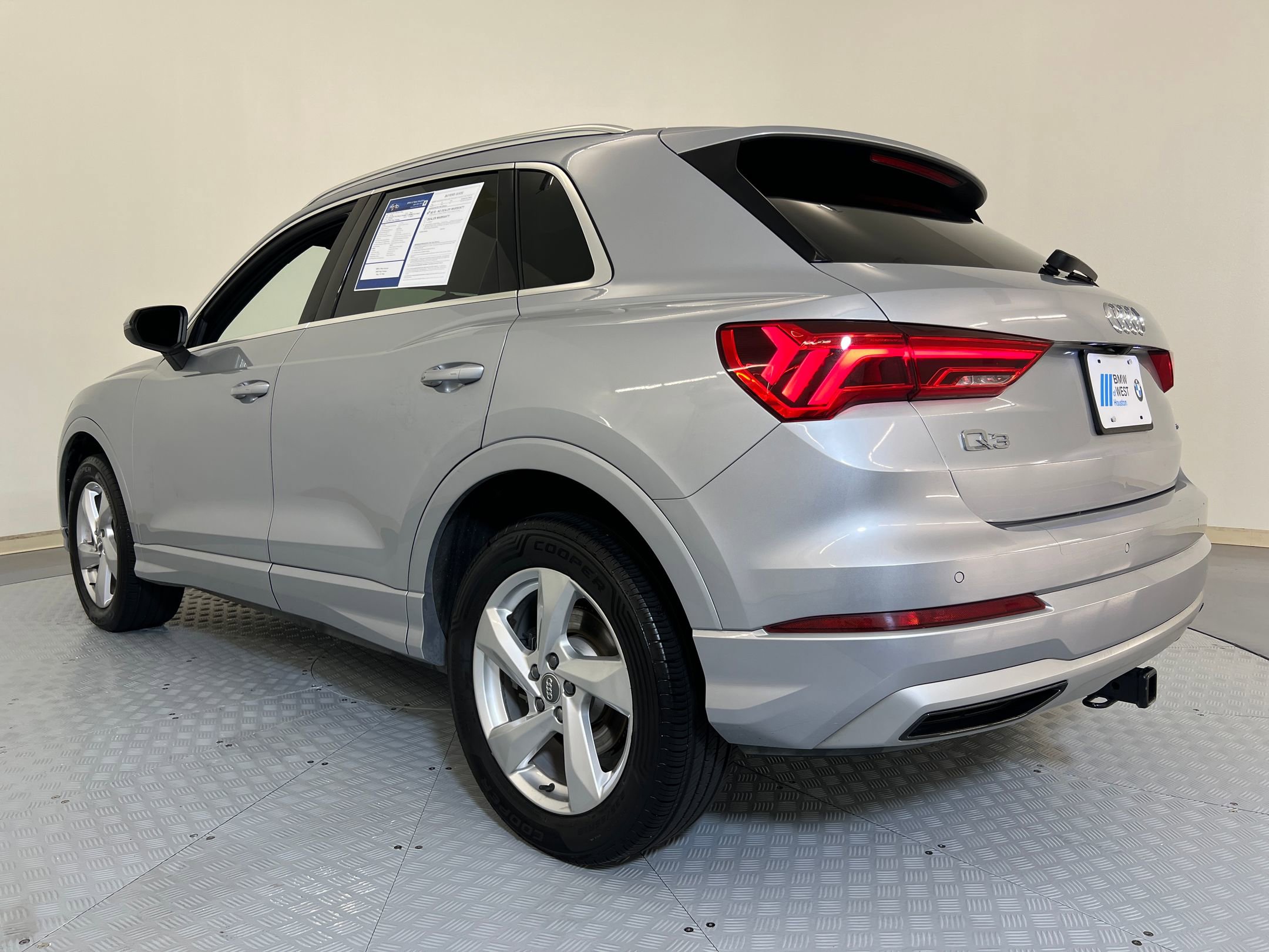2020 Audi Q3 45 TFSI Premium photo 2