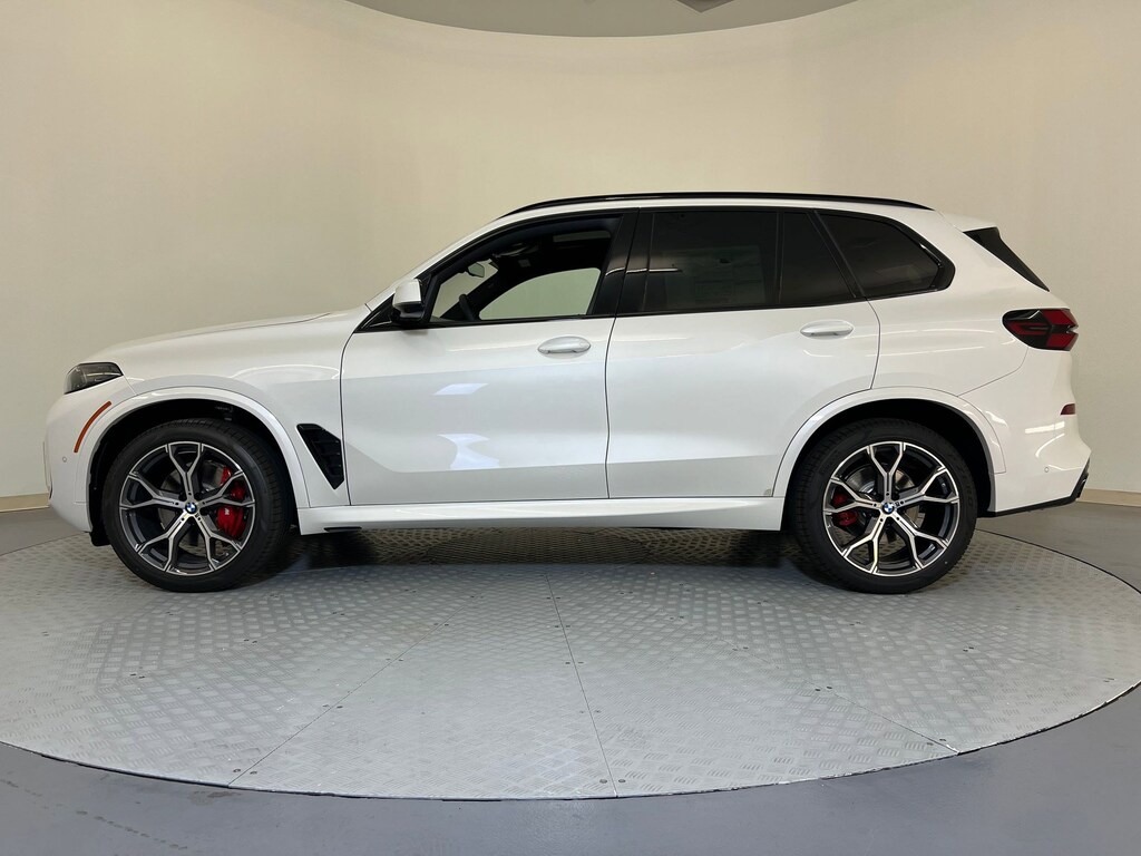 New 2026 BMW X5 sDrive40i SUV