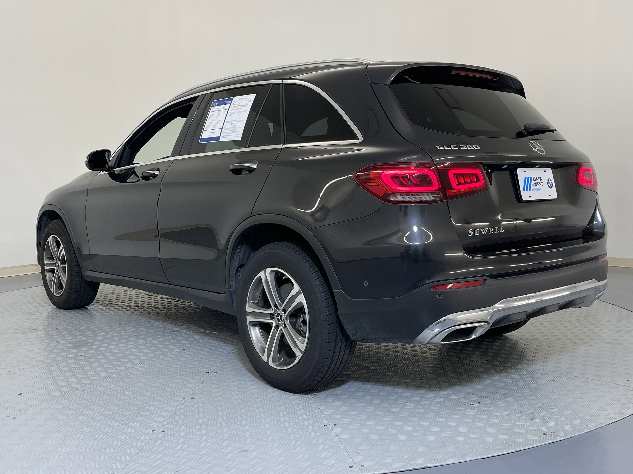 2021 Mercedes Benz GLC 300 photo 4