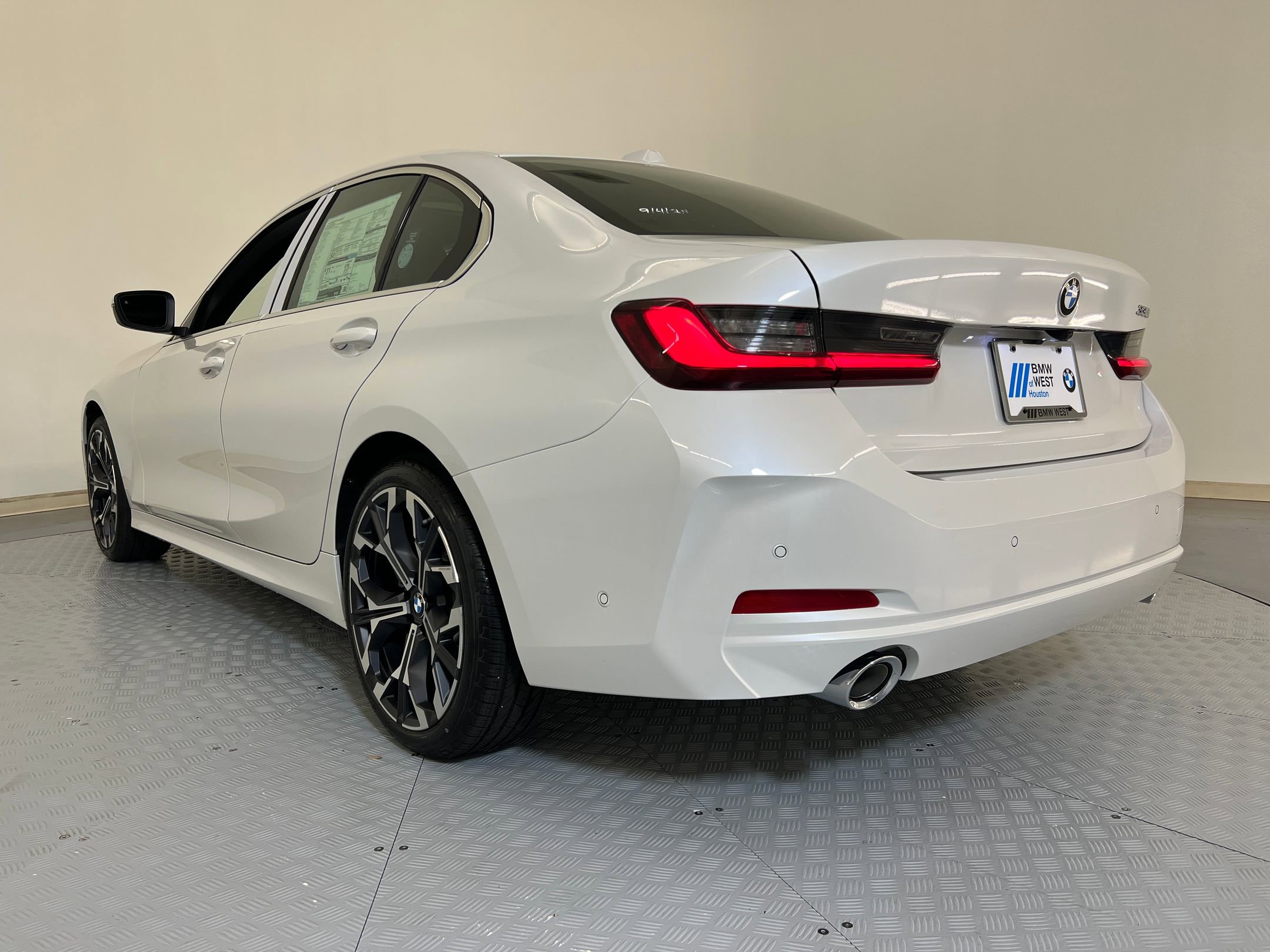 2025 Bmw 330i photo 3