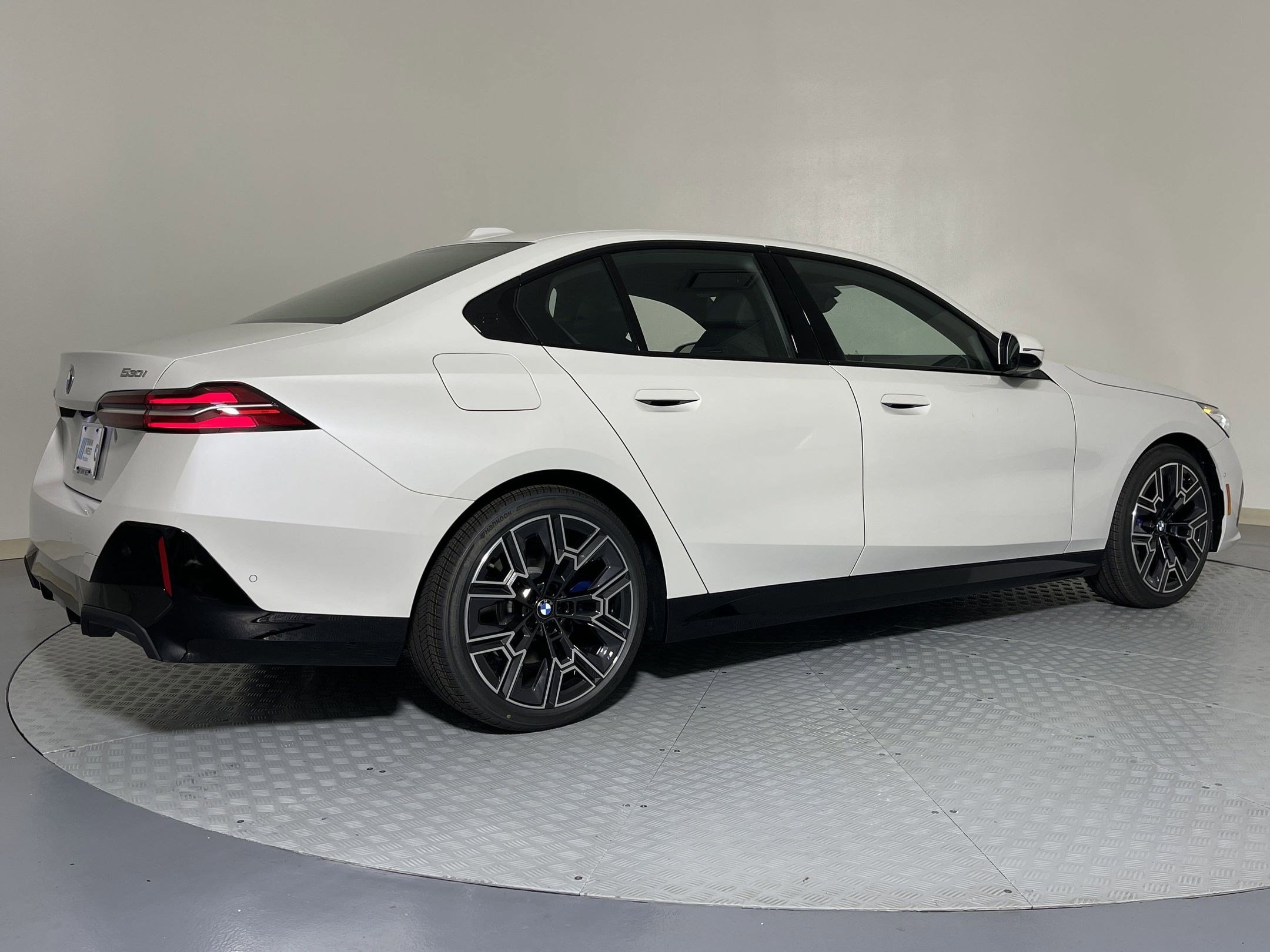 2026 BMW 5 Series 530i - Photo 8