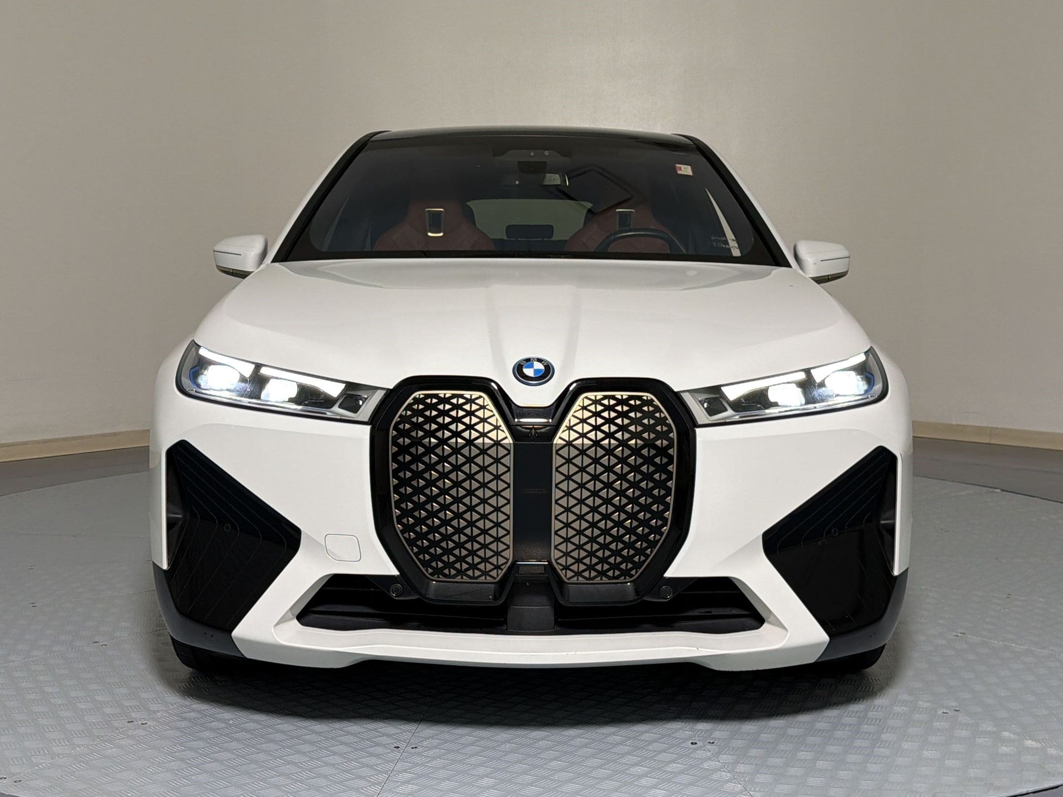 IX M60 SUV