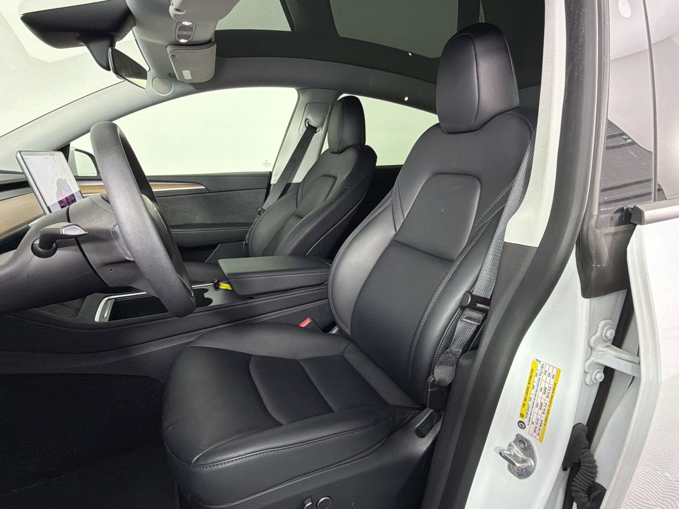 Model Y Base SUV