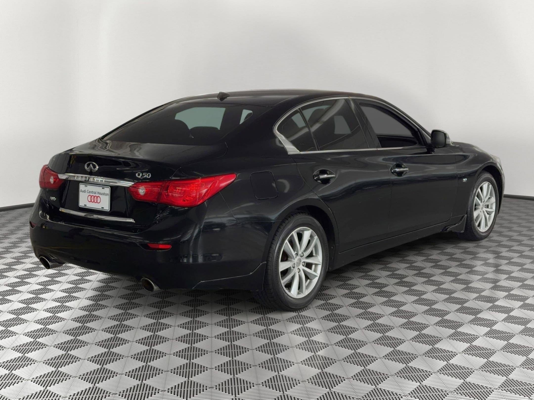Q50 Premium Sedan