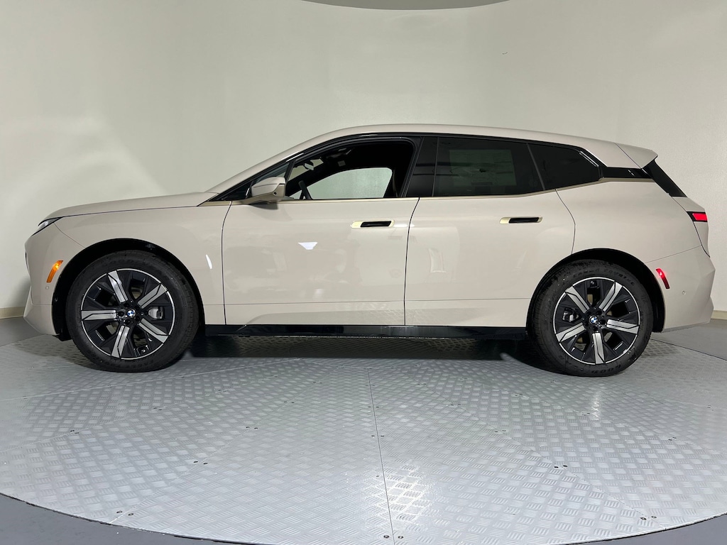 New 2026 BMW iX xDrive60 SUV