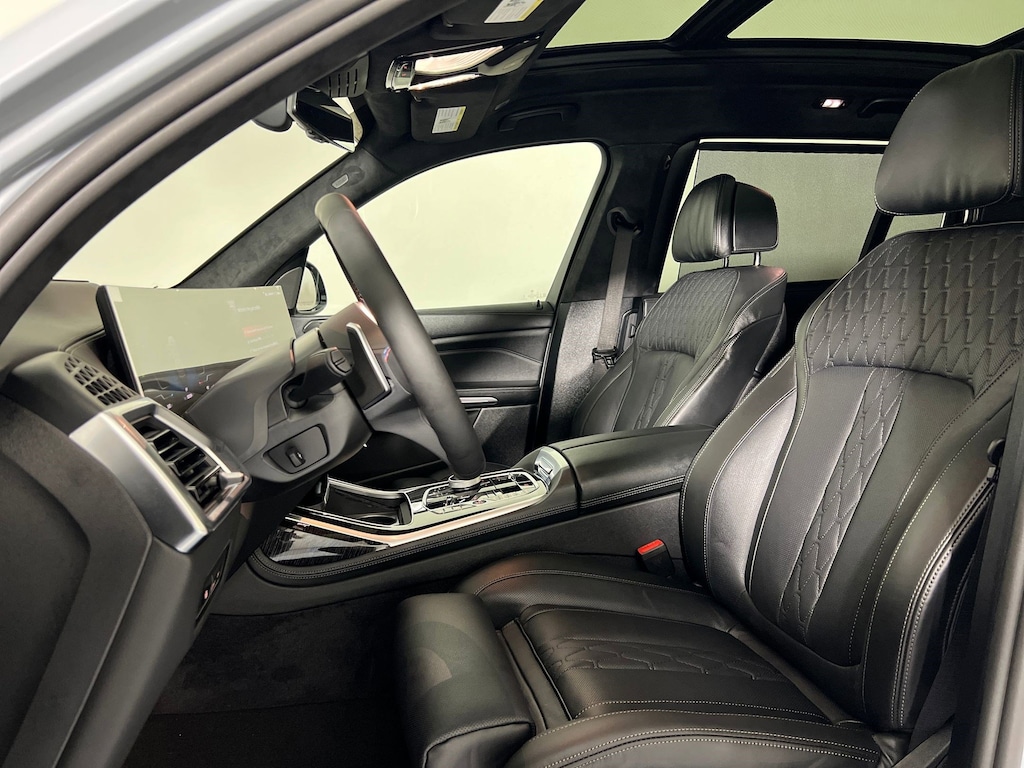 New 2026 BMW X7 M60i SUV
