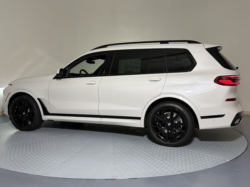New 2026 BMW X7 xDrive40i SUV