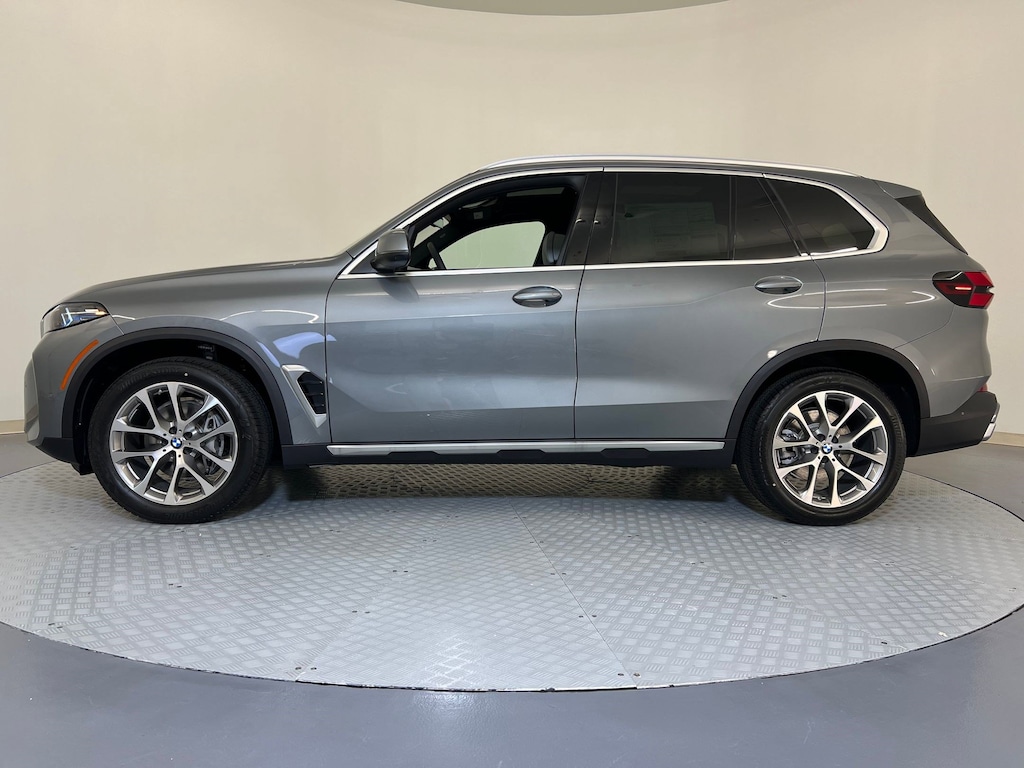 New 2026 BMW X5 sDrive40i SUV