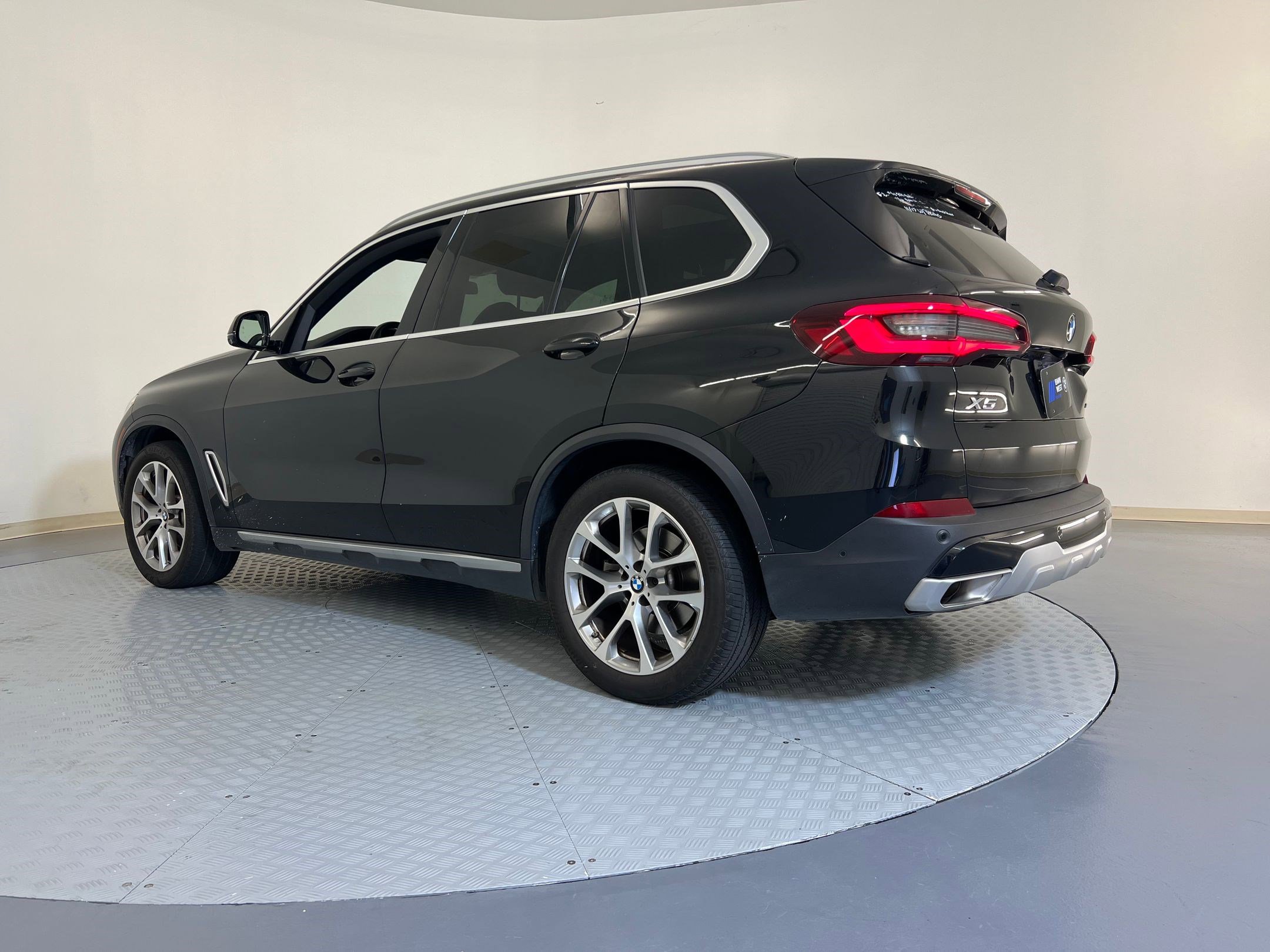 2023 Bmw X5 xDrive40i photo 2