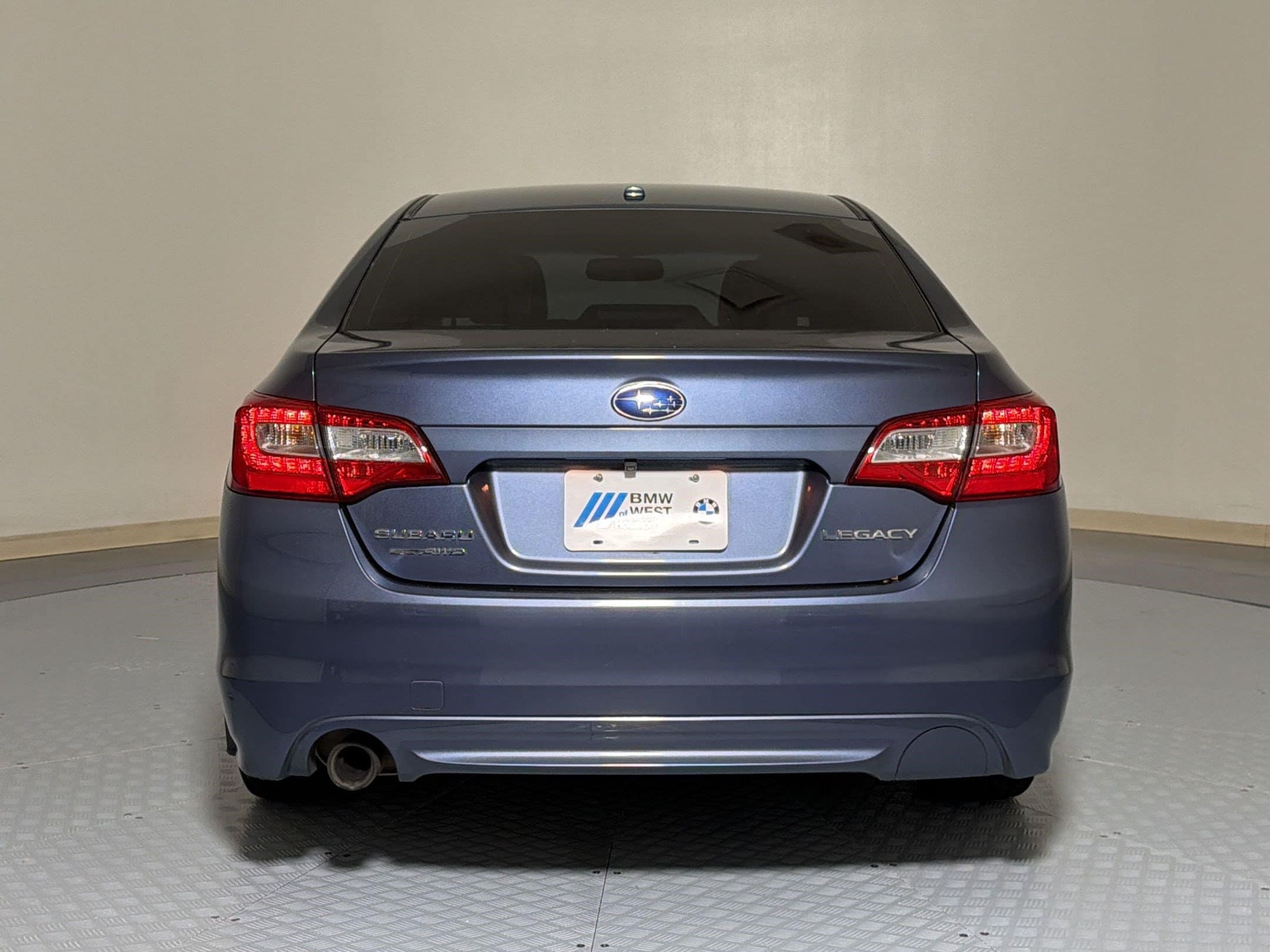 Legacy 2.5i Limited W/Moonroof/Keyless Access/Nav Sedan
