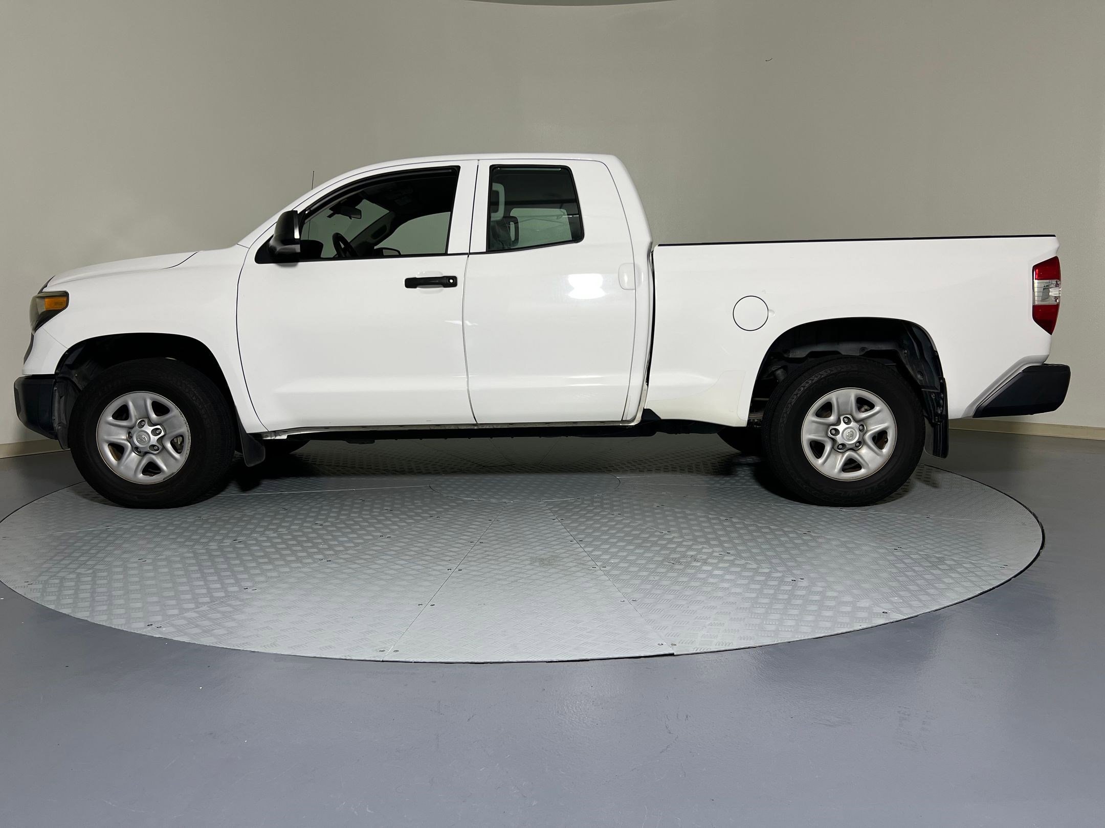 2018 Toyota Tundra SR photo 2