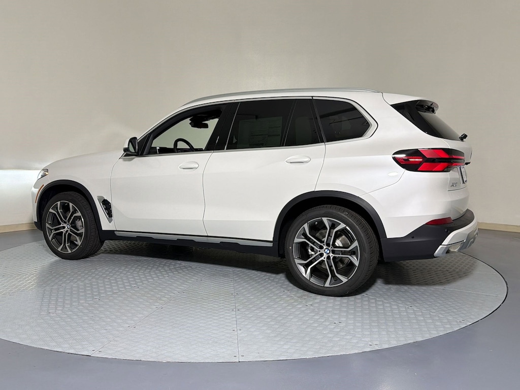 New 2026 BMW X5 sDrive40i SUV