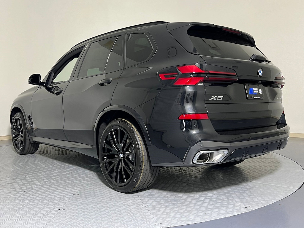 New 2026 BMW X5 sDrive40i SUV